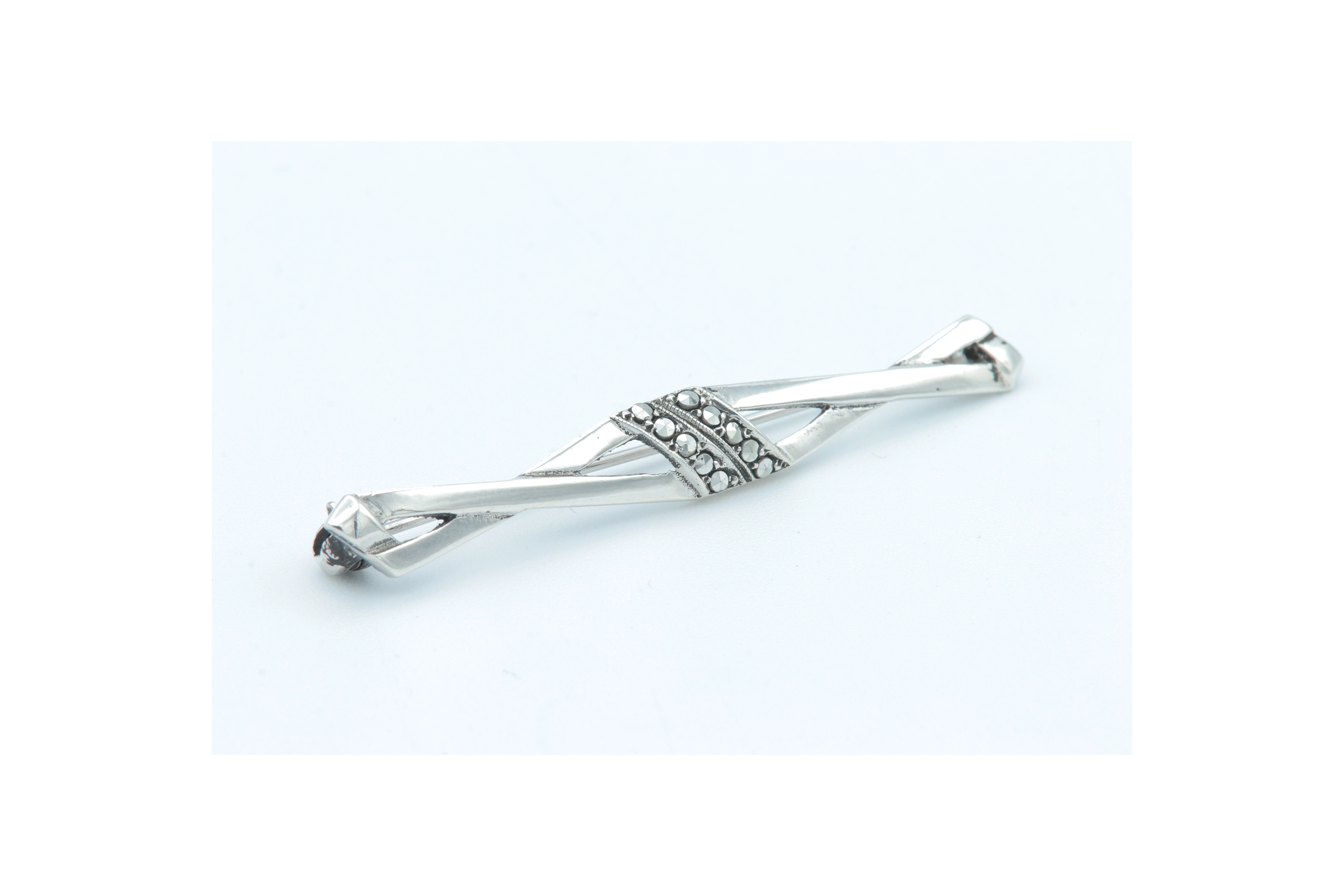 Broche Années 50 en argent 833 et marcassites - 2