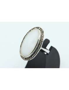 Bague contemporaine en argent 925, nacre et marcassites - 2