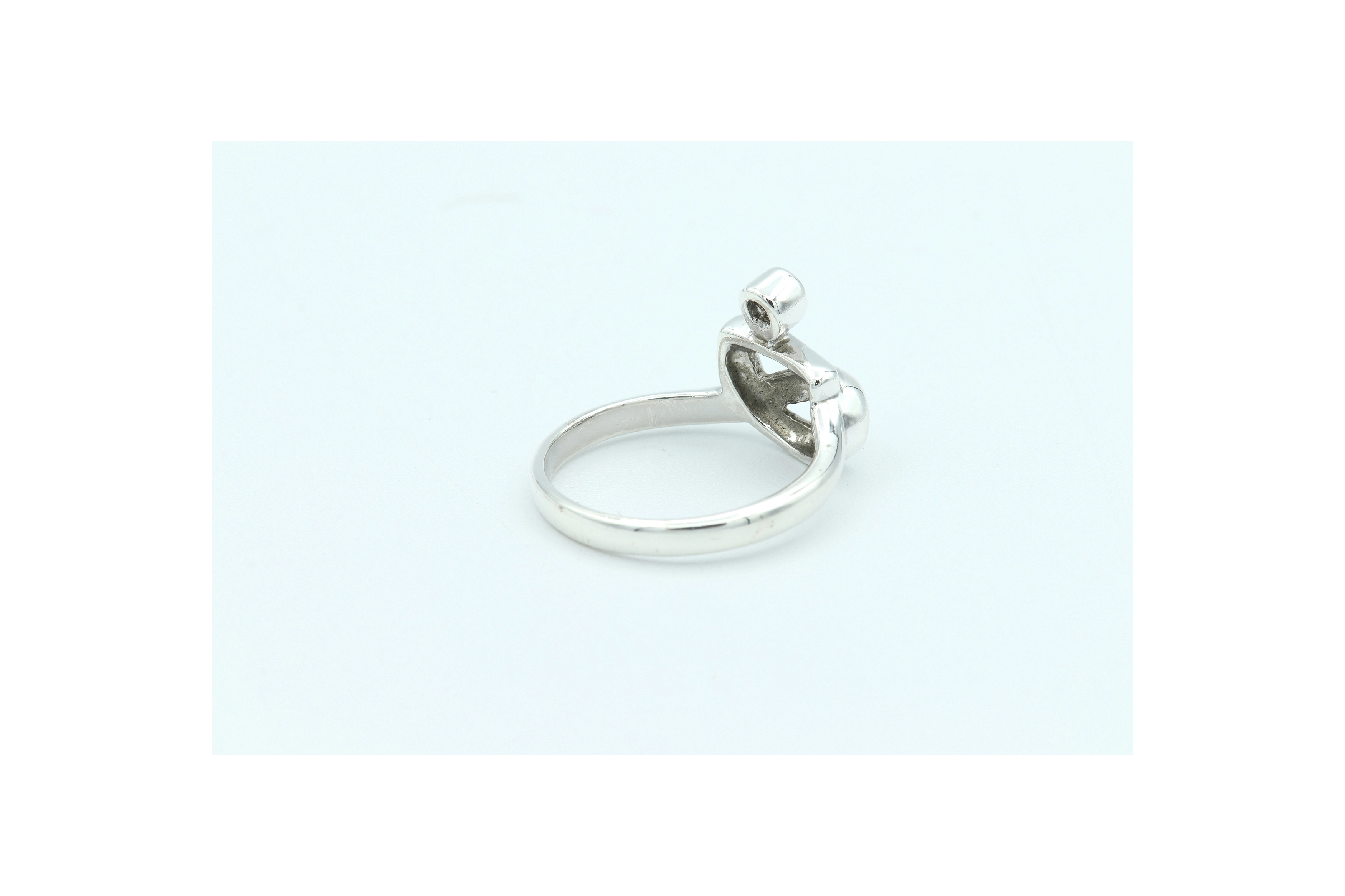 Bague contemporaine en argent 925 sertie d'un grenat - 5
