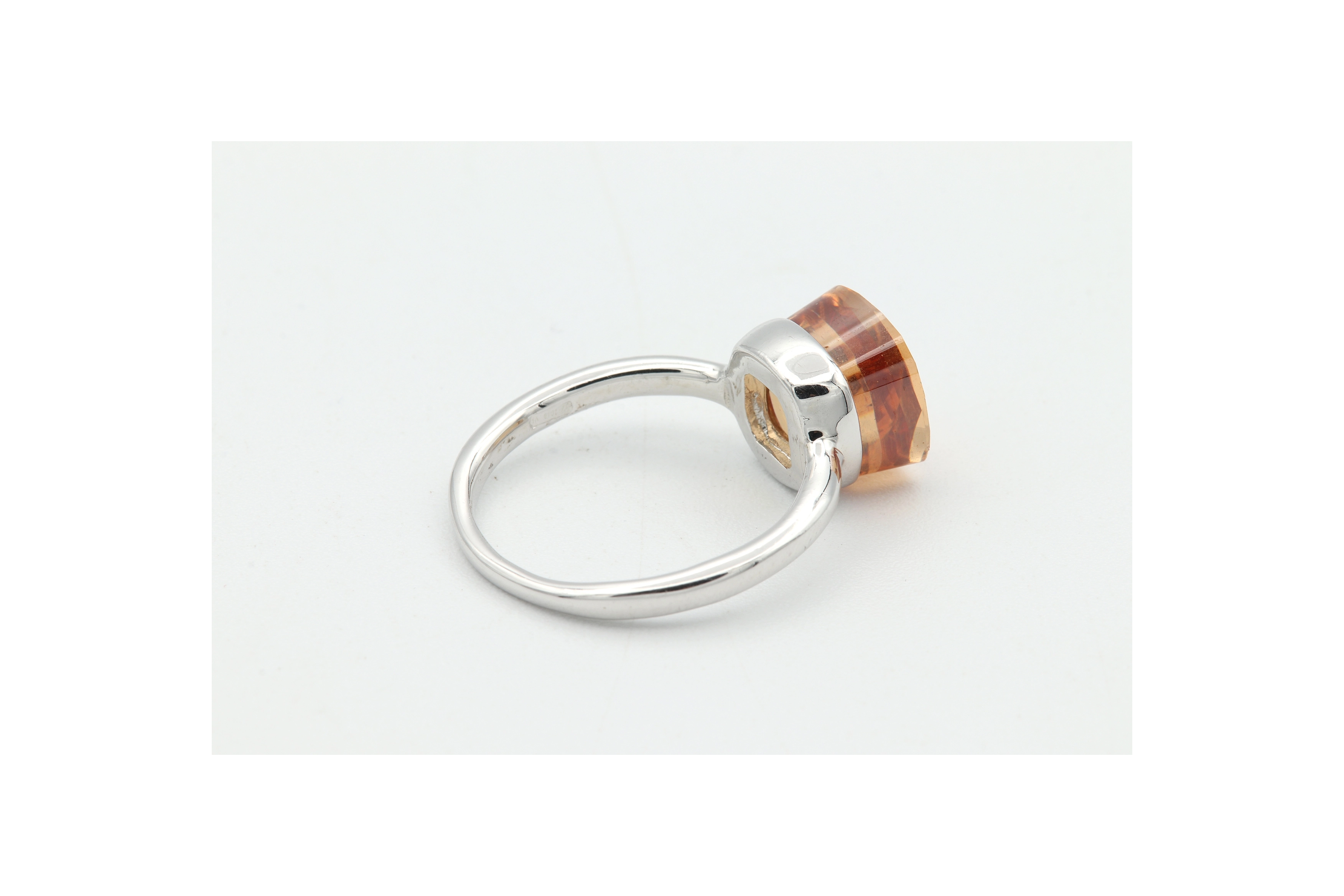 Bague contemporaine en argent 925 sertie d'un zirconium - - 5