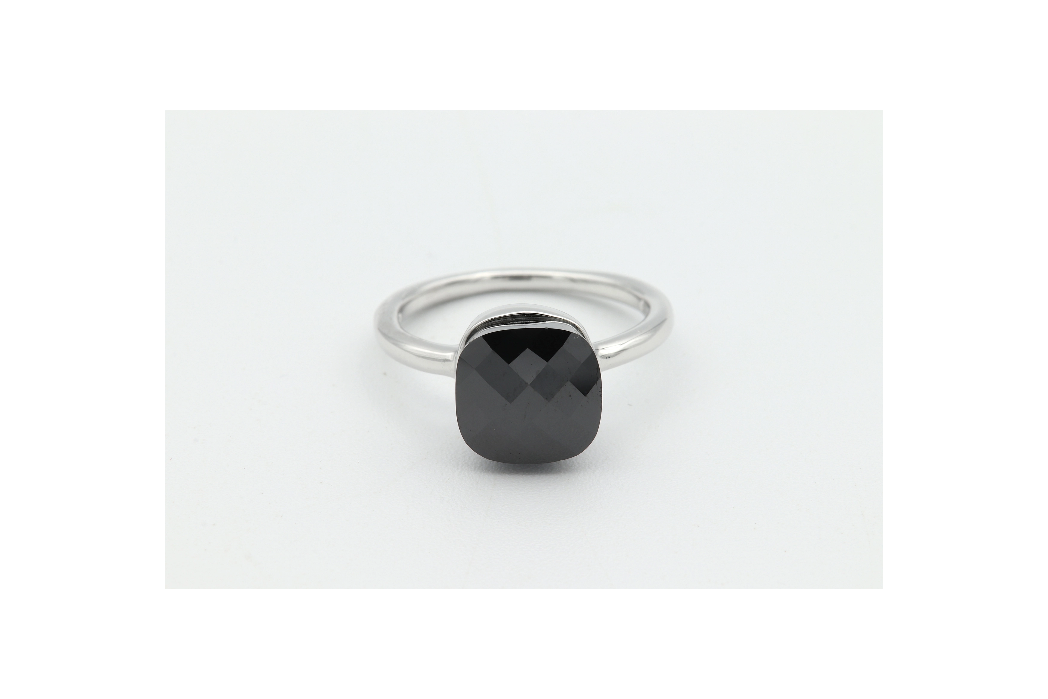 Bague contemporaine en argent 925 sertie d'un zirconium - - 1