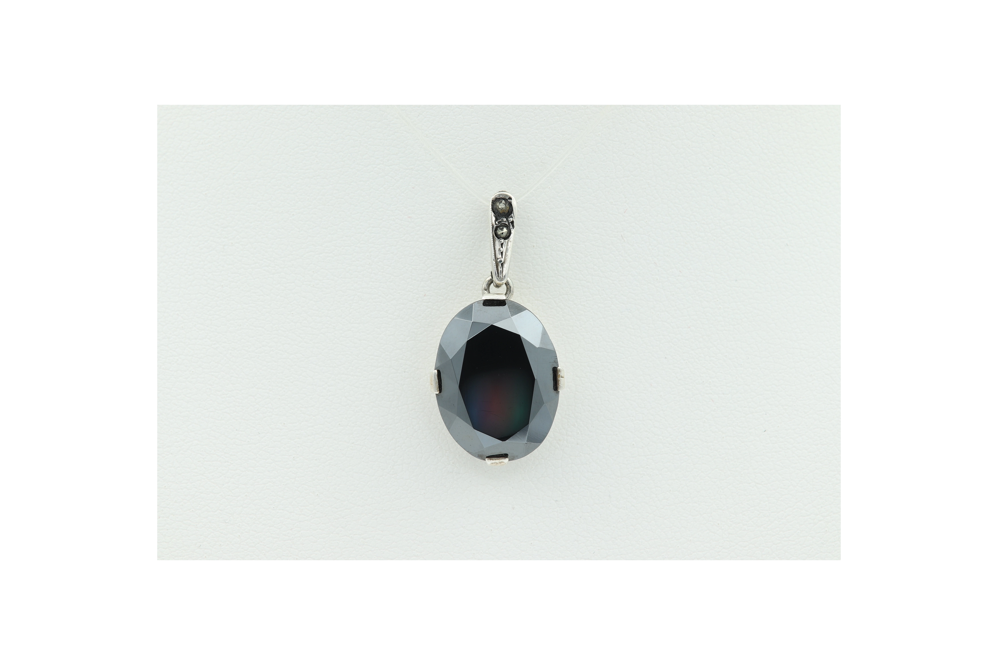 Pendentif Art Déco en argent 800 serti d'hématite et de marcassite - 1