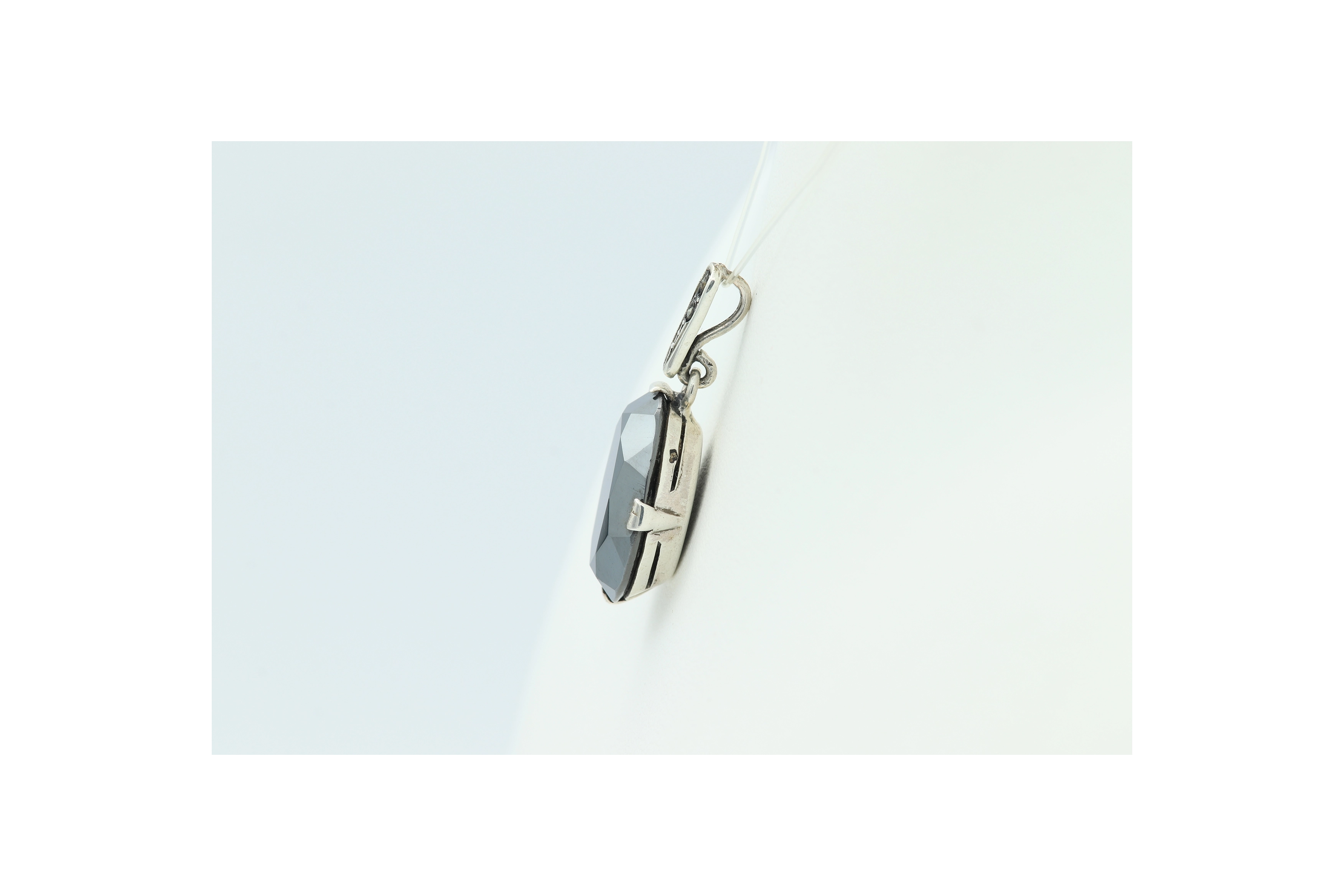 Pendentif Art Déco en argent 800 serti d'hématite et de marcassite - 3