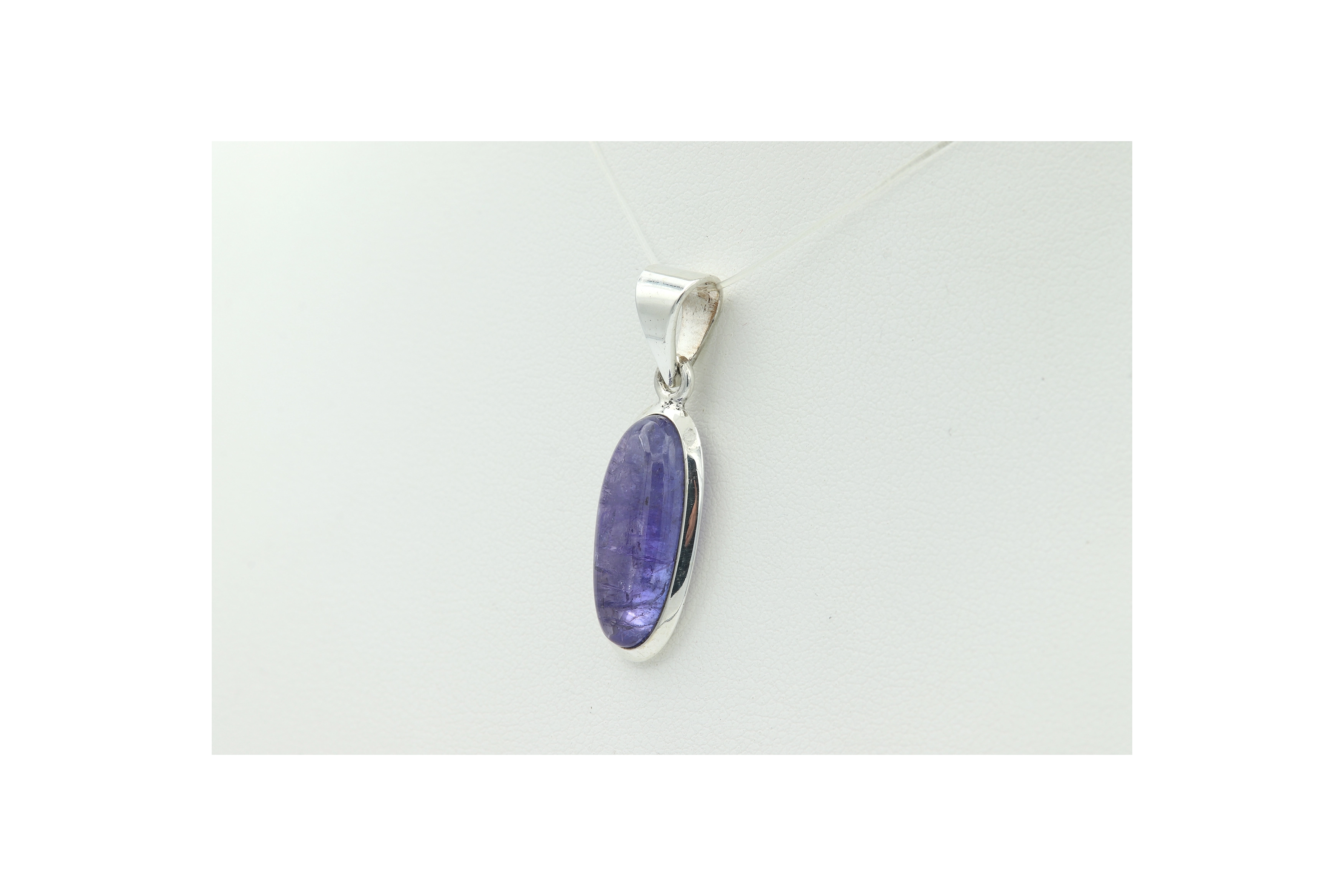 Pendentif contemporain en argent 925 serti de tanzanite - 2