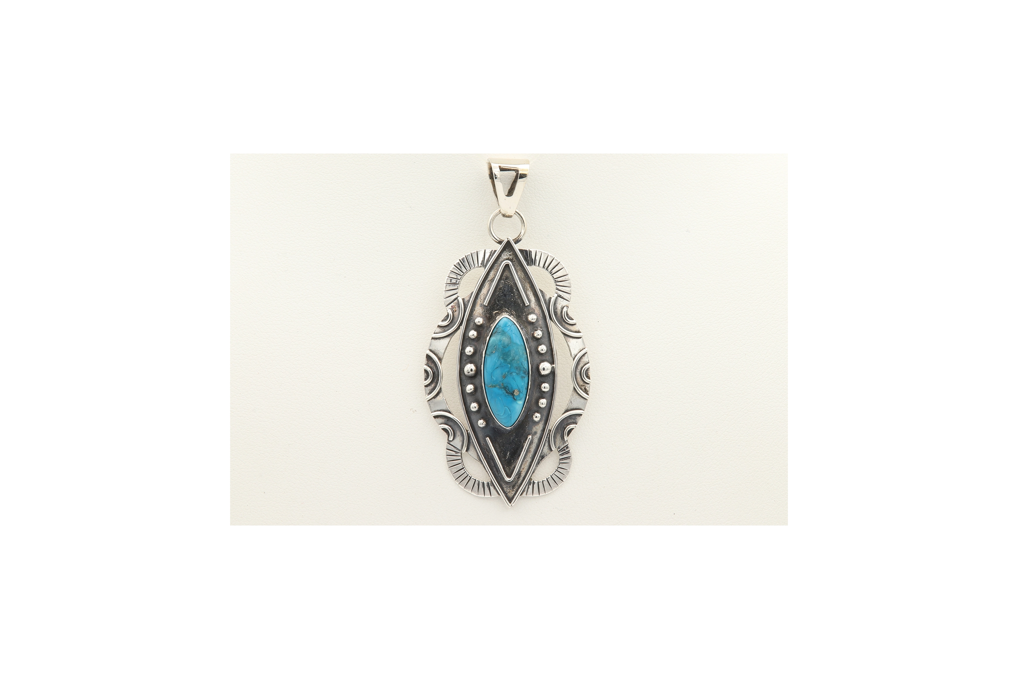 Pendentif contemporain en argent 925 serti de turquoise - - 1