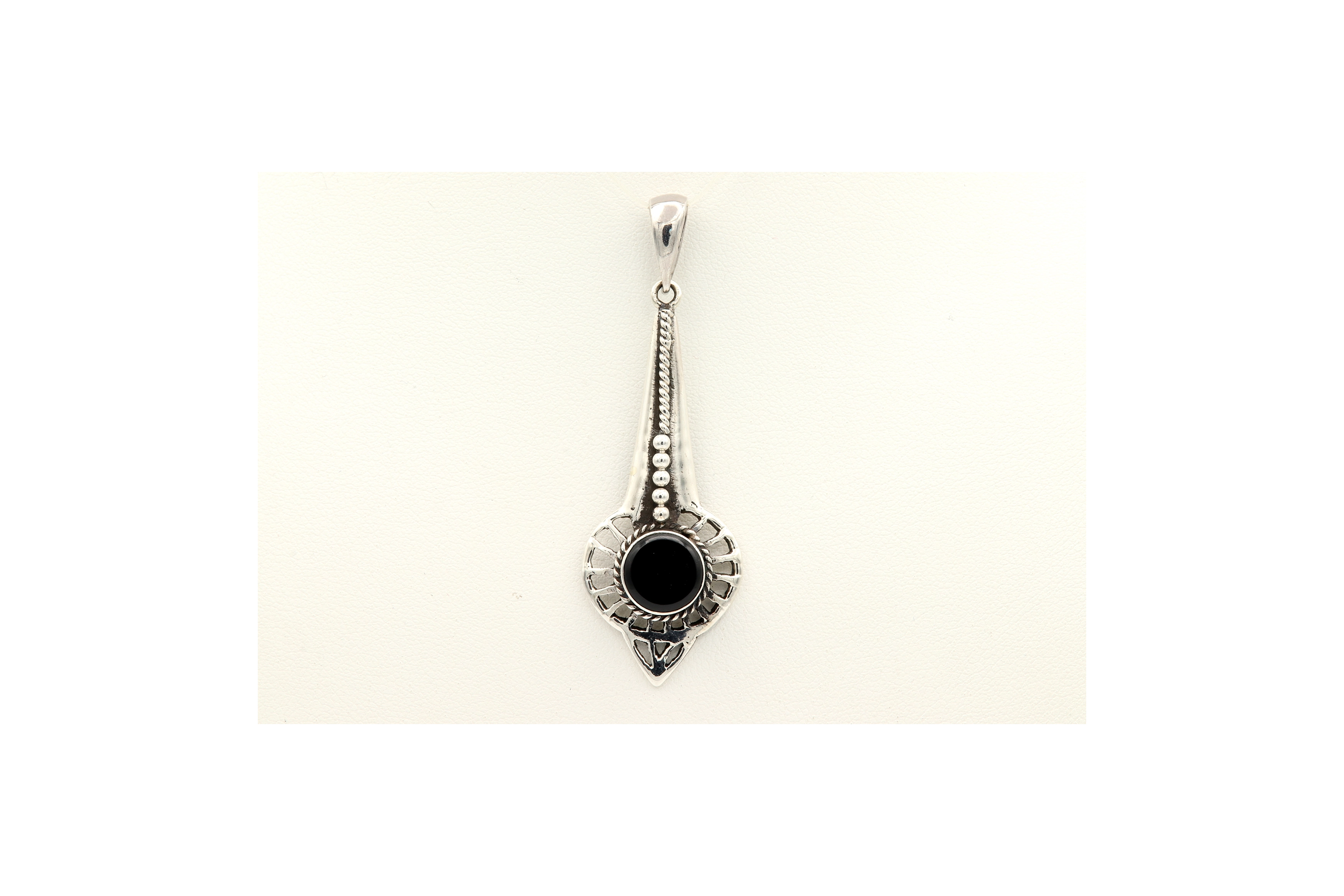 Pendentif Années 50 en argent 835 serti d'onyx - - 1