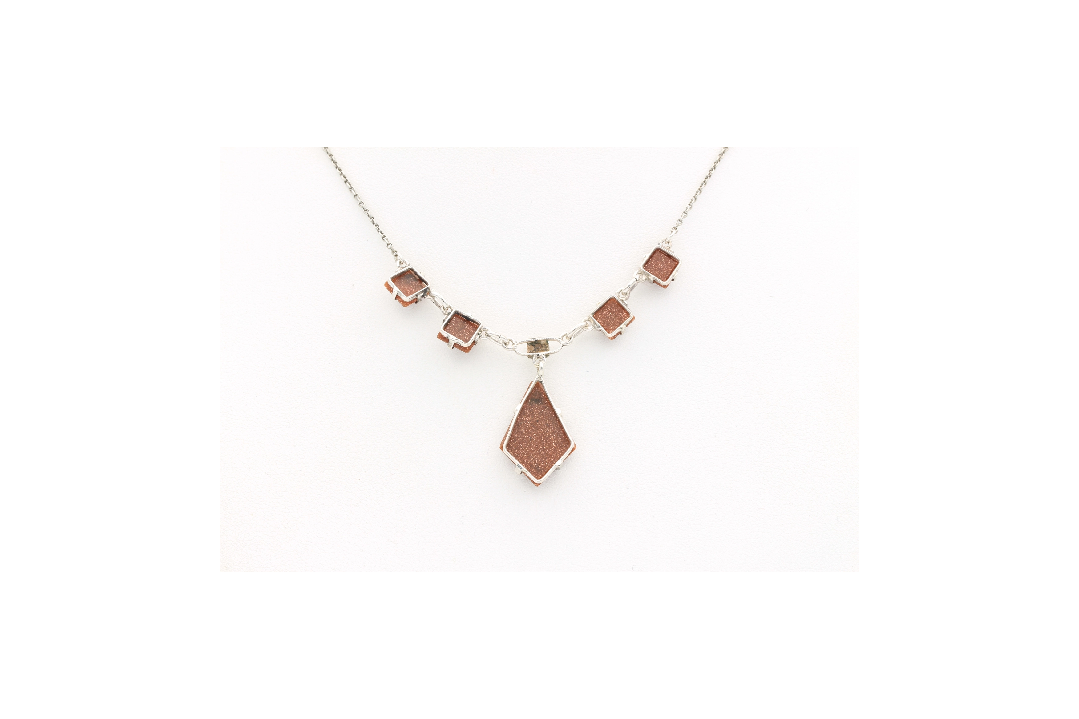 Collier Art-Déco en argent serti de pierres de soleil-The Vintage Workshop