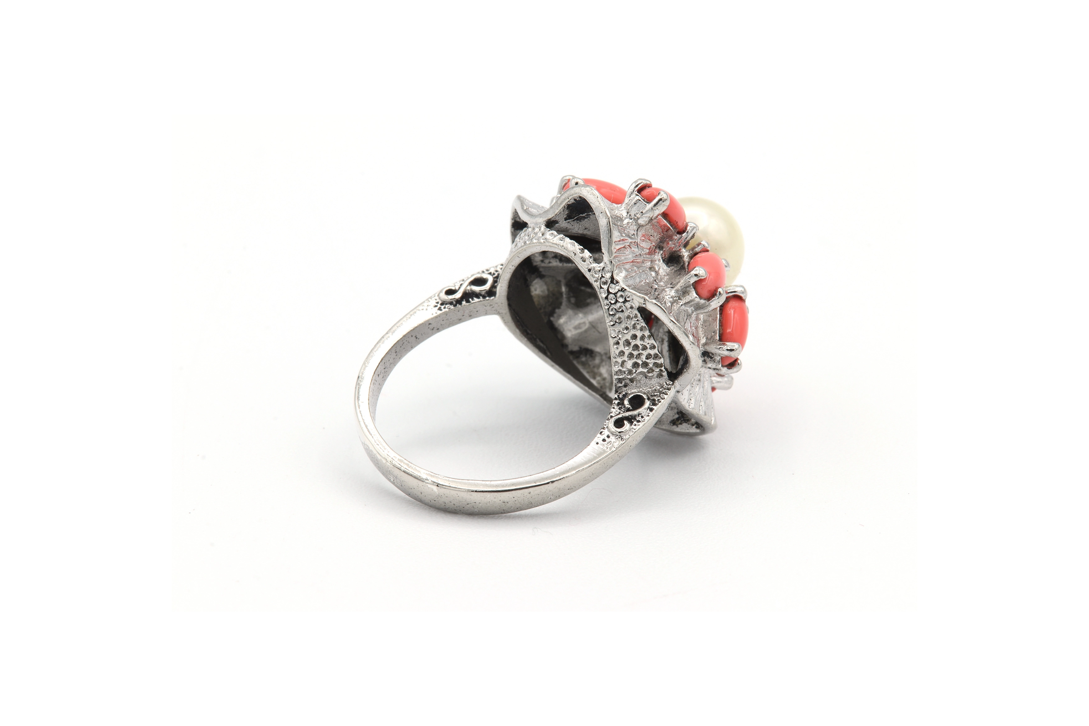 Bague Années 70 en argent, perle et corail - - 6