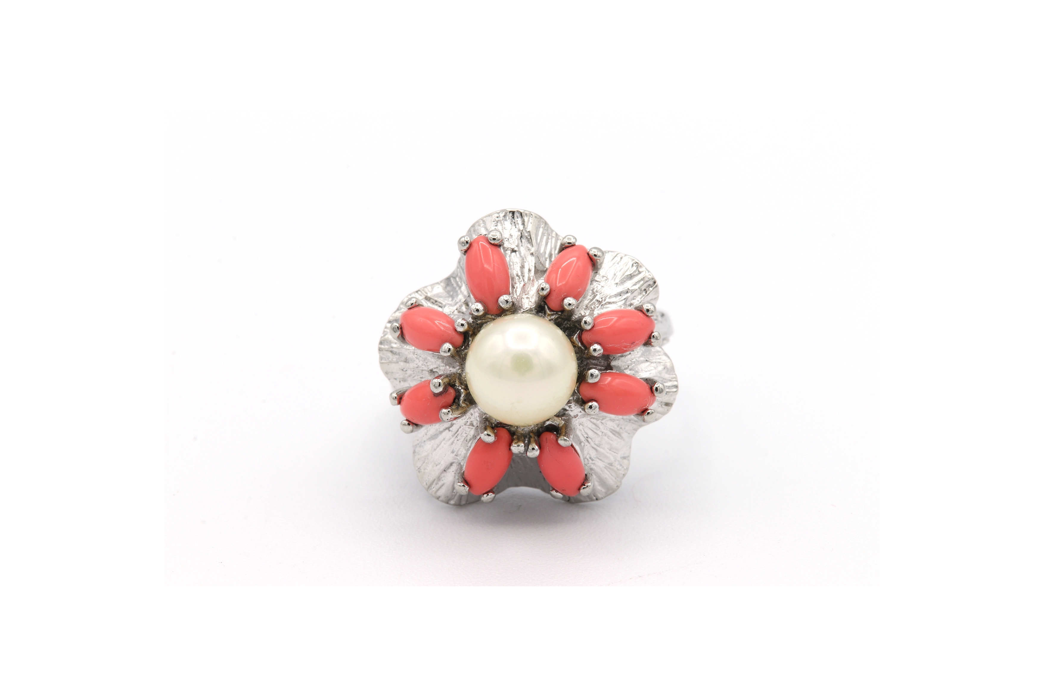 Bague Années 70 en argent, perle et corail - - 1