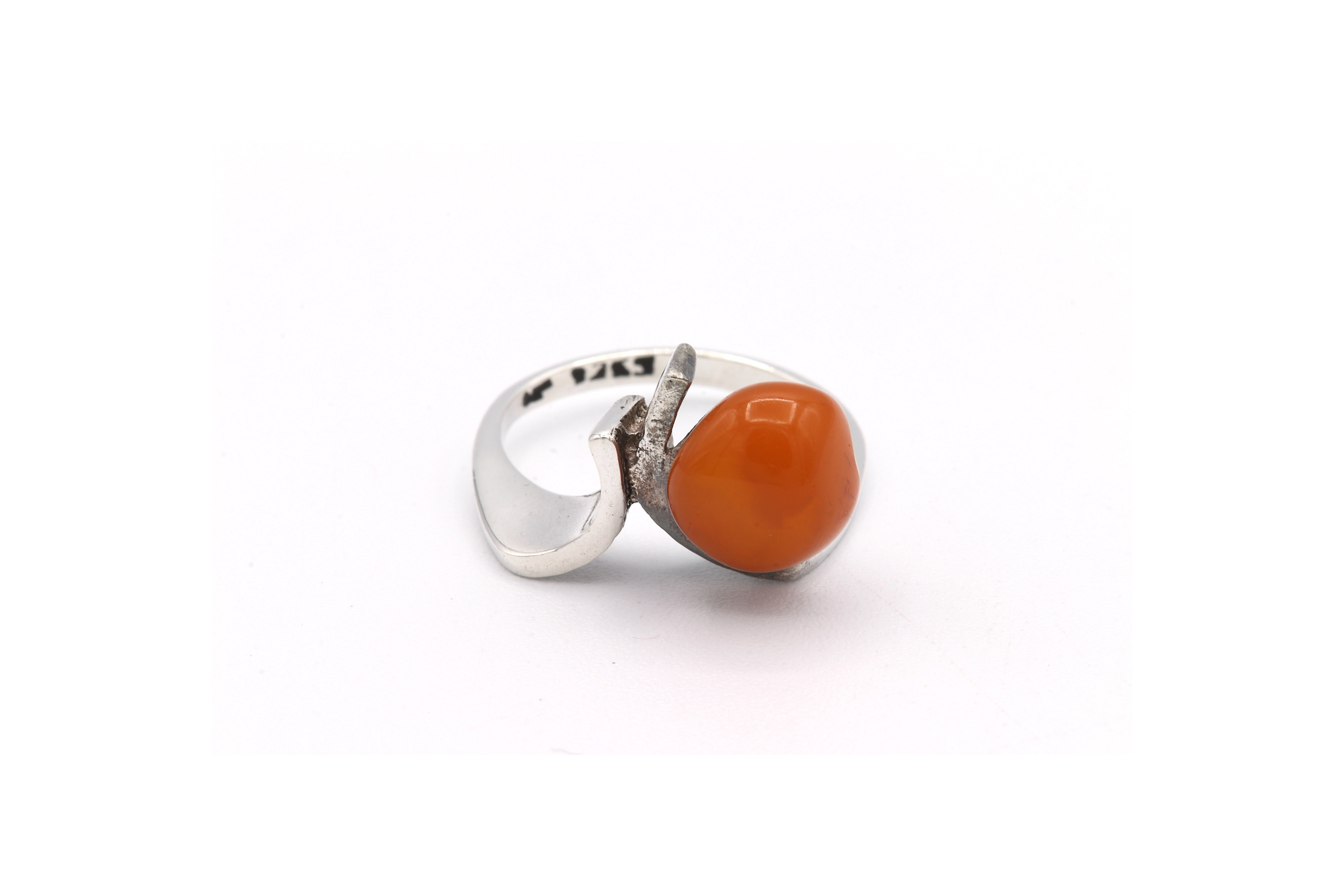 Bague Années 70 en argent 925 sertie d'ambre - - 1