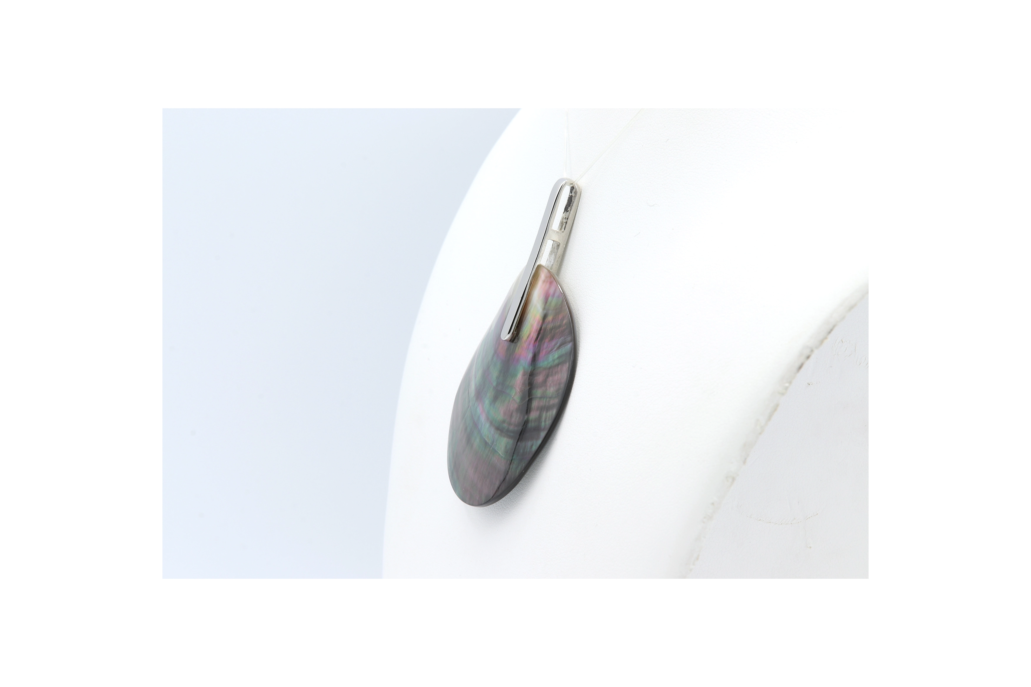 Pendentif contemporain en argent 925 et nacre - 3