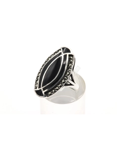Bague contemporaine en argent 925 sertie de marcassite et d'onyx - 2