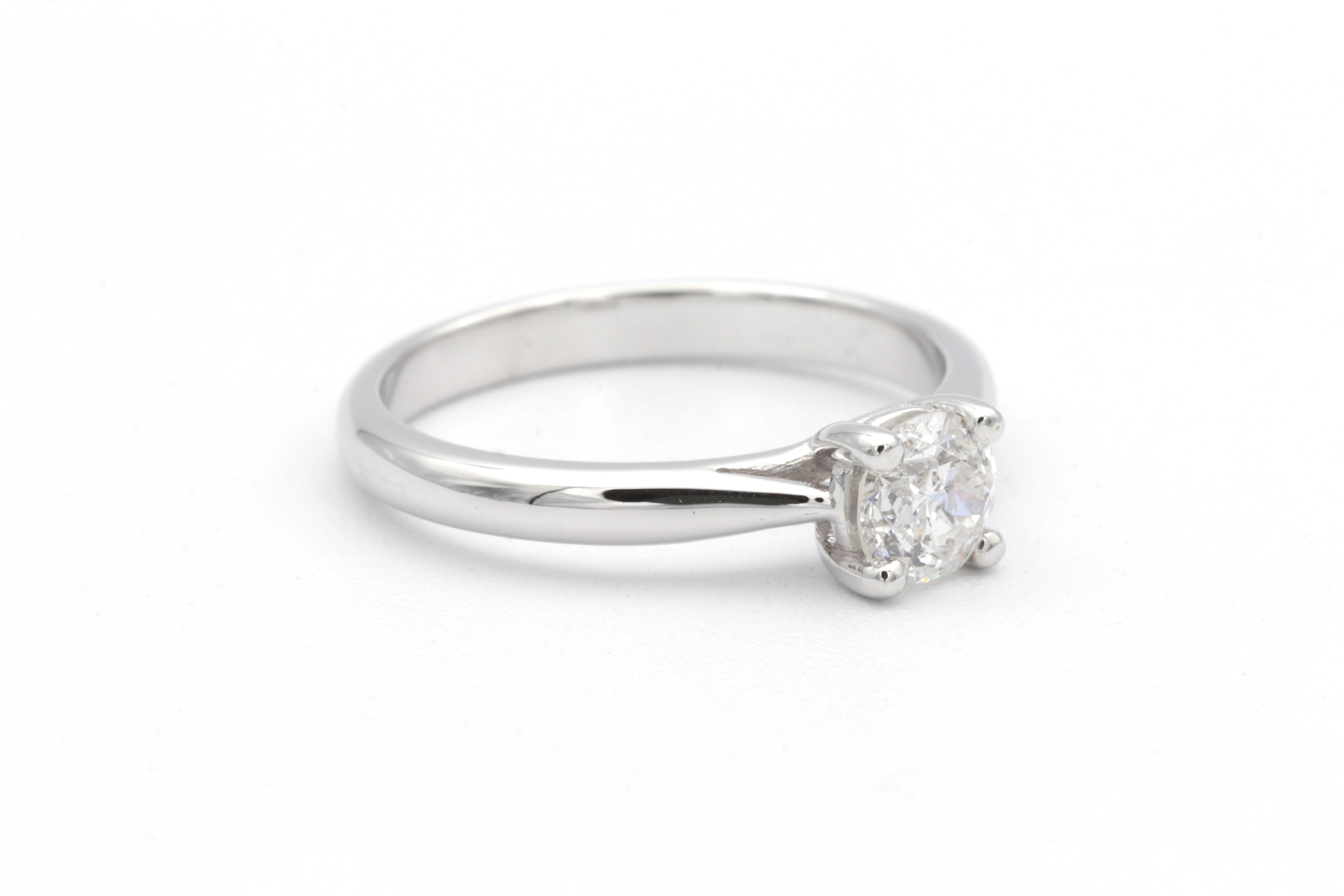 Solitaire contemporain en or blanc 18 carats serti d'un diamant (0.50 ct) - 6