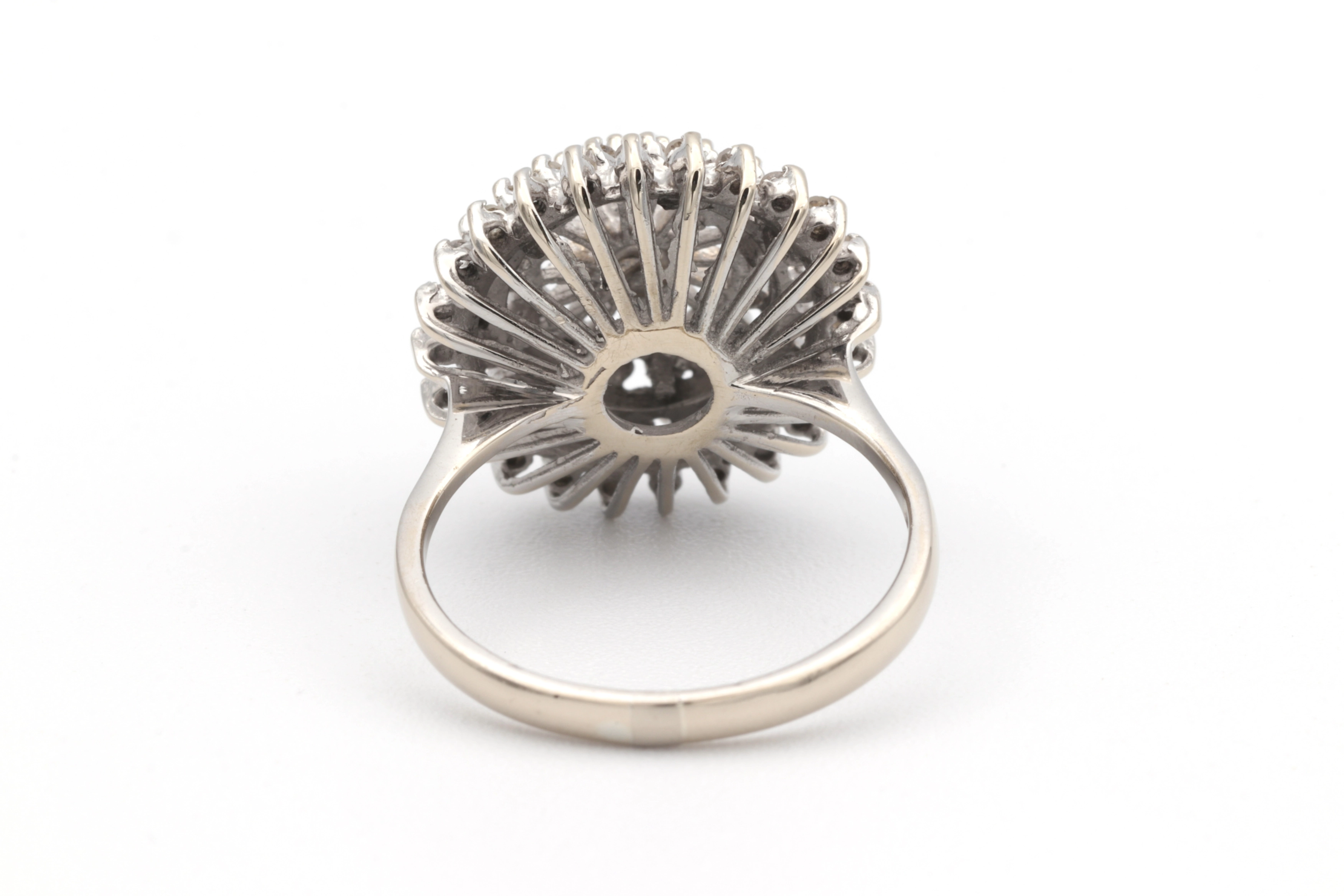 Bague Années 70 en or blanc 18 carats et diamants - - 4