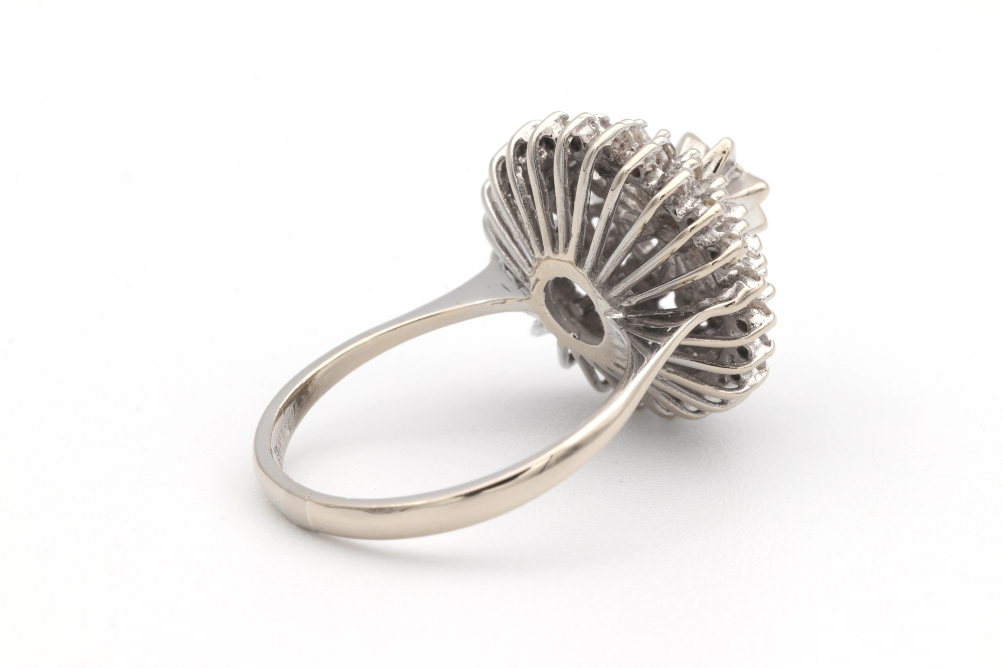 Bague Années 70 en or blanc 18 carats et diamants - - 6