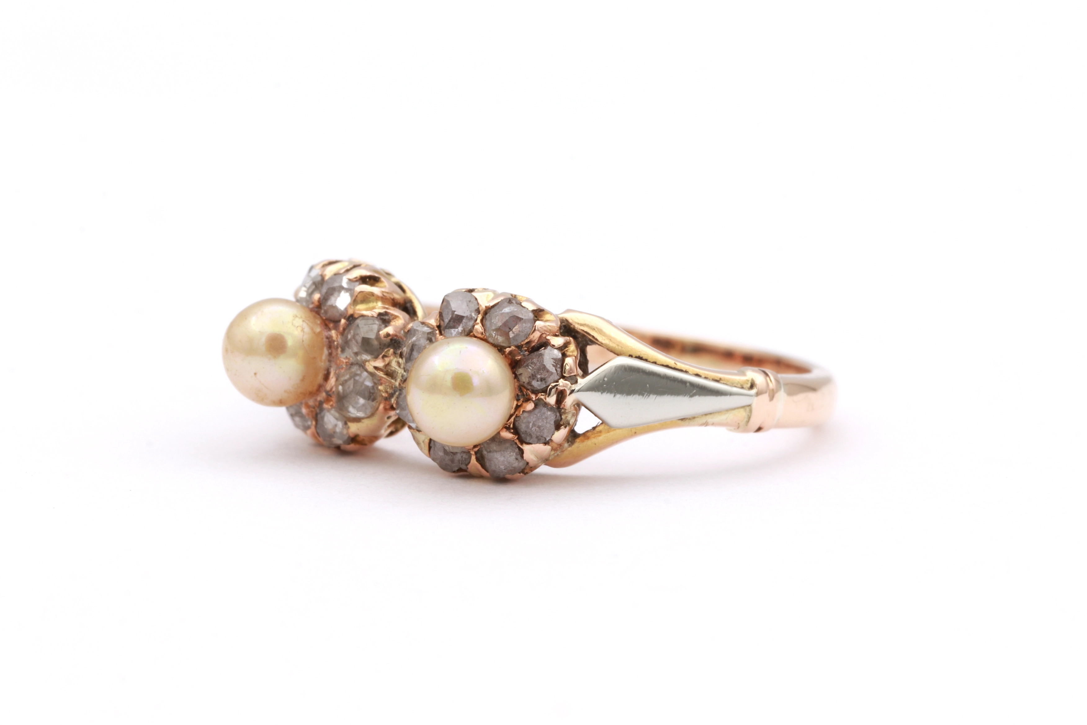 Bague Art Déco en or jaune et blanc 18 carats sertie de perles fines et de diamants taille rose - - 2