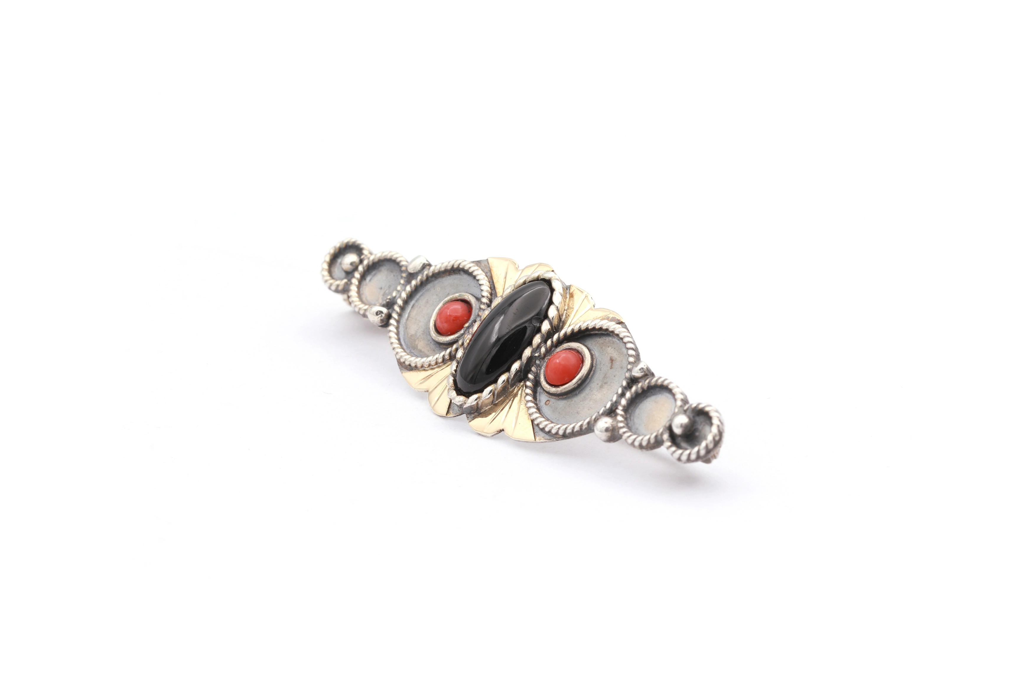 Broche Années 70 en argent et or sertie de corail et d'onyx - 3