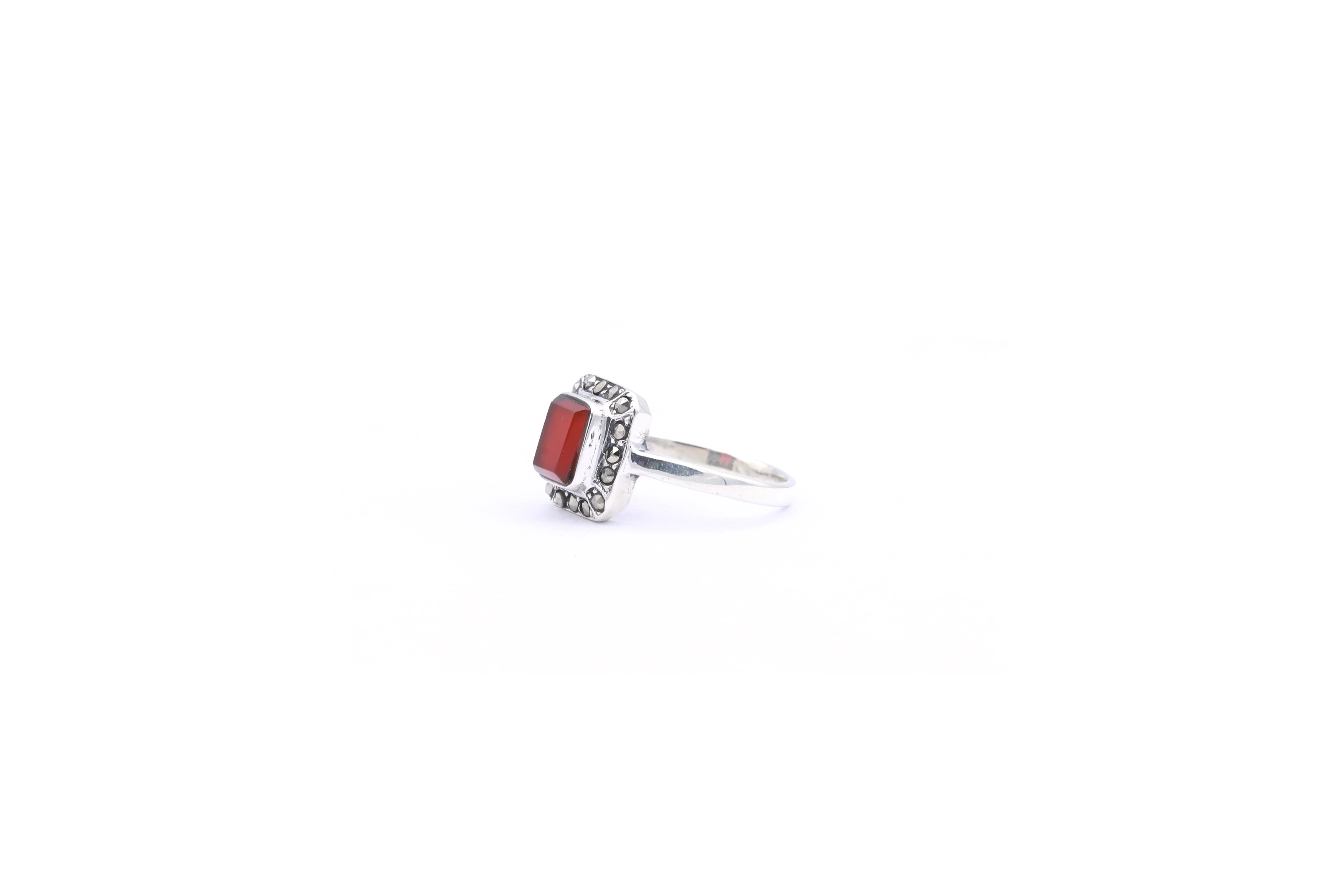 Bague contemporaine en argent 925 sertie de cornaline et de marcassites - 2