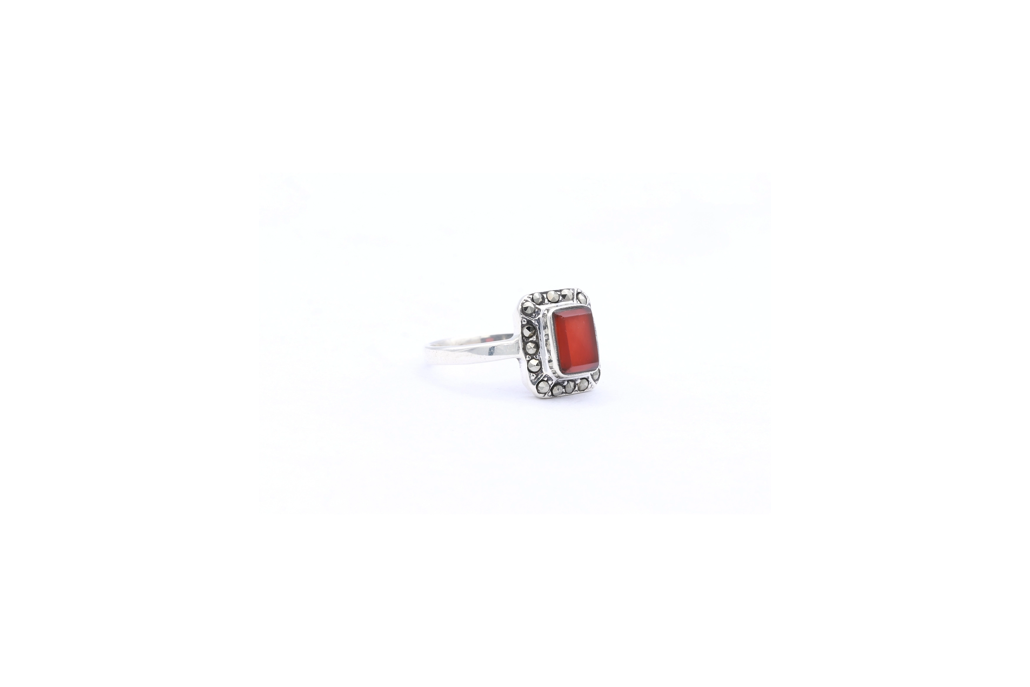 Bague contemporaine en argent 925 sertie de cornaline et de marcassites - 6