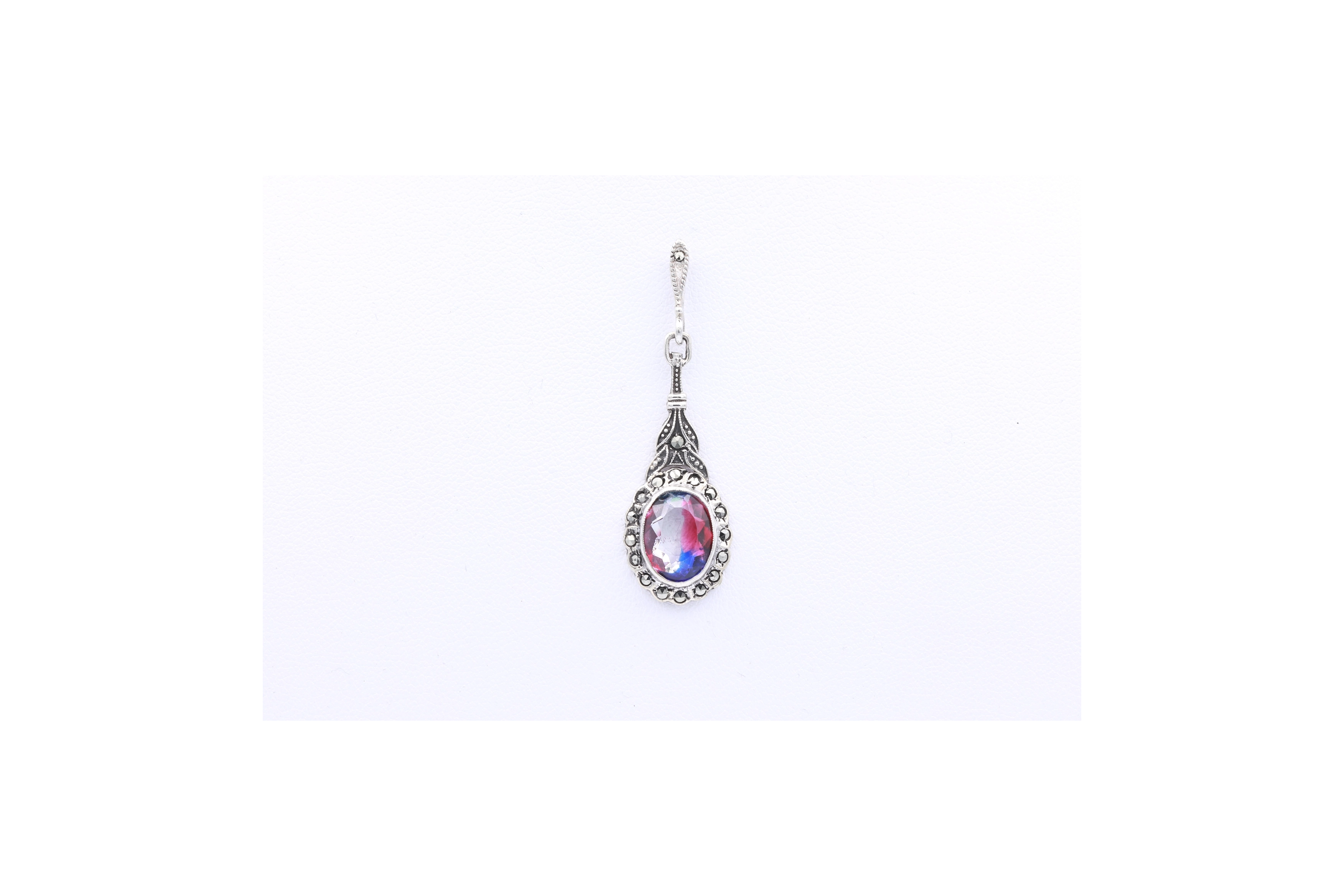 Pendentif contemporain en argent serti d'une pierre du Rhin et de marcassites - 1