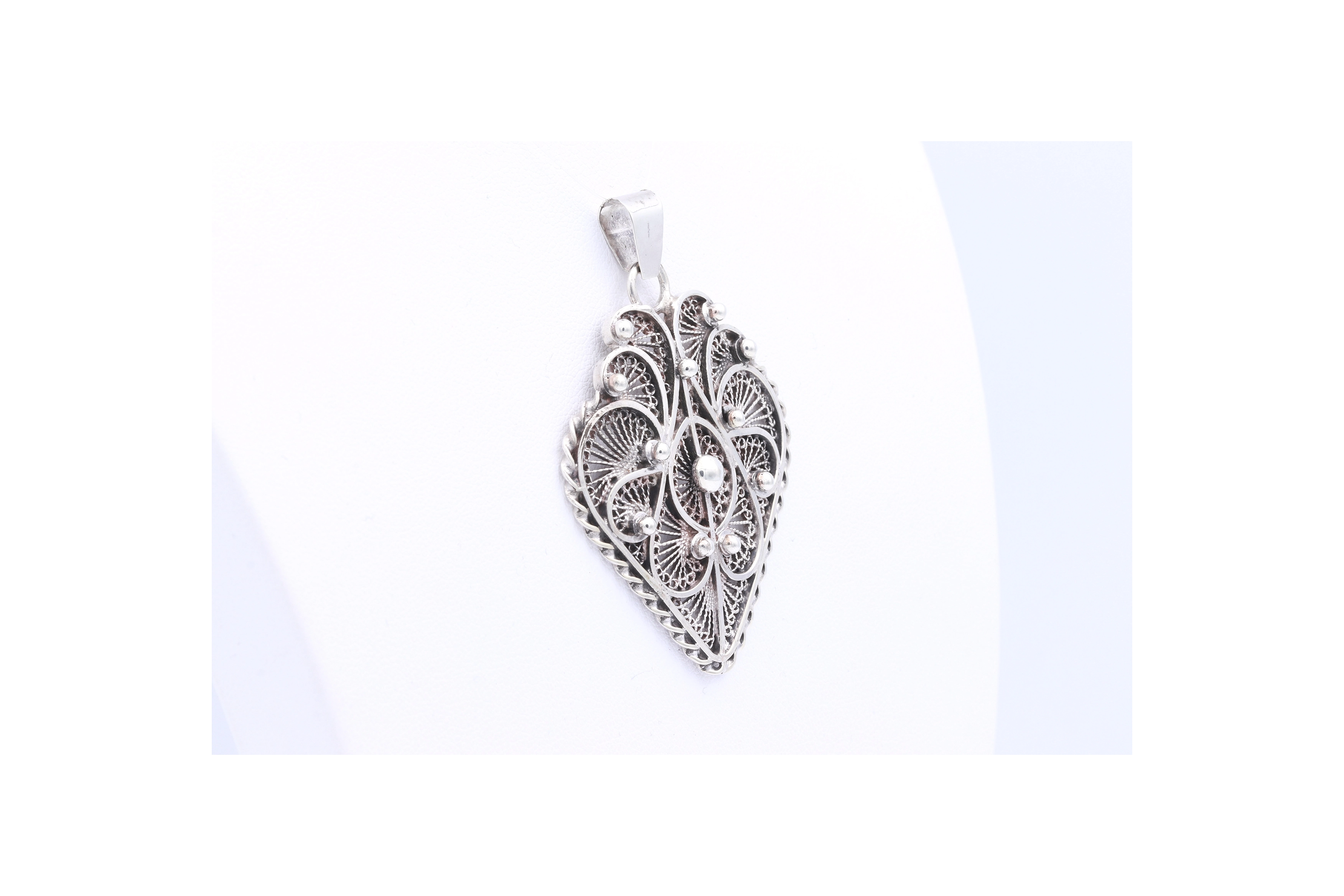 Pendentif contemporain en argent filigrané - 4