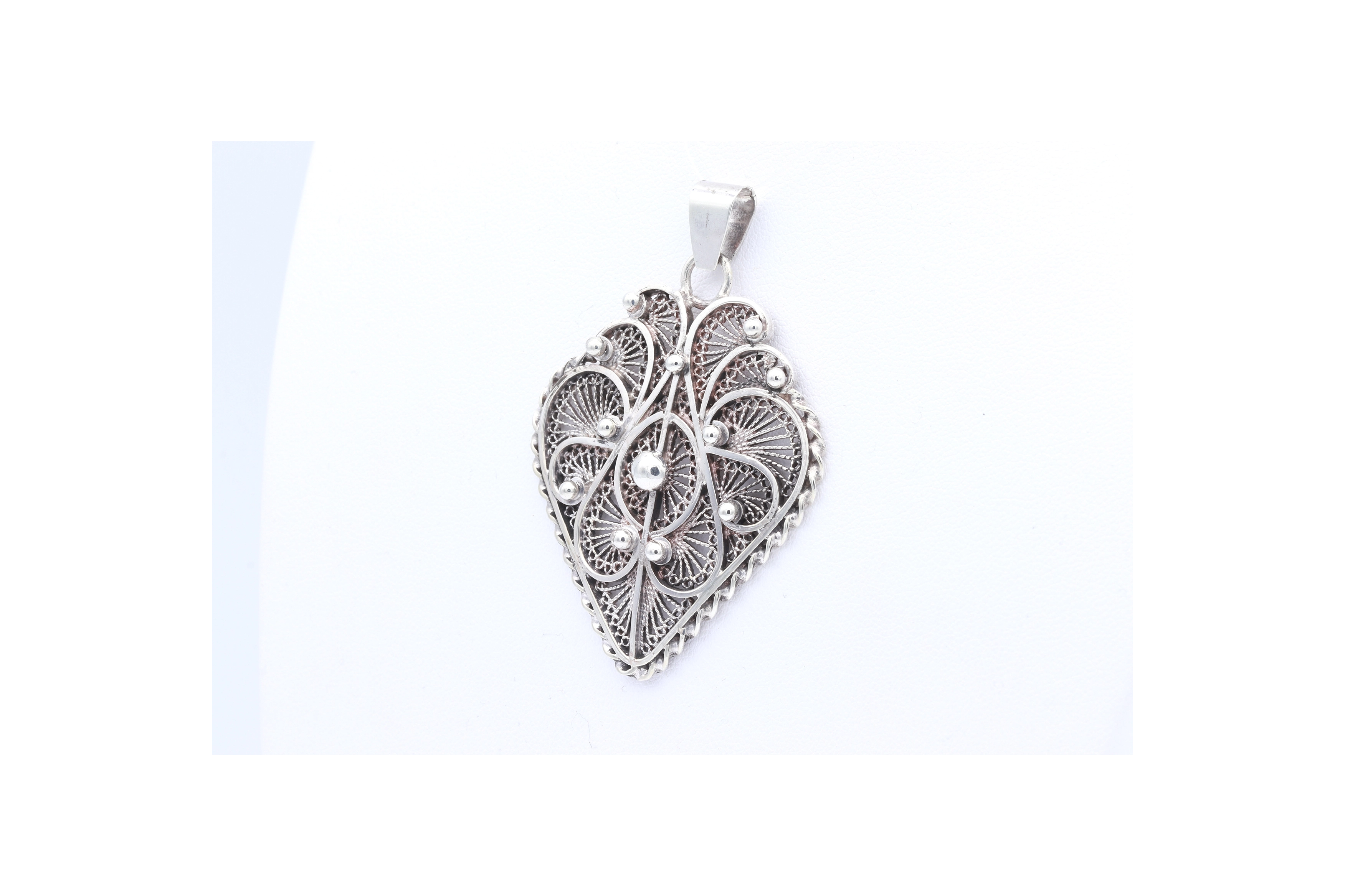 Pendentif contemporain en argent filigrané - 2