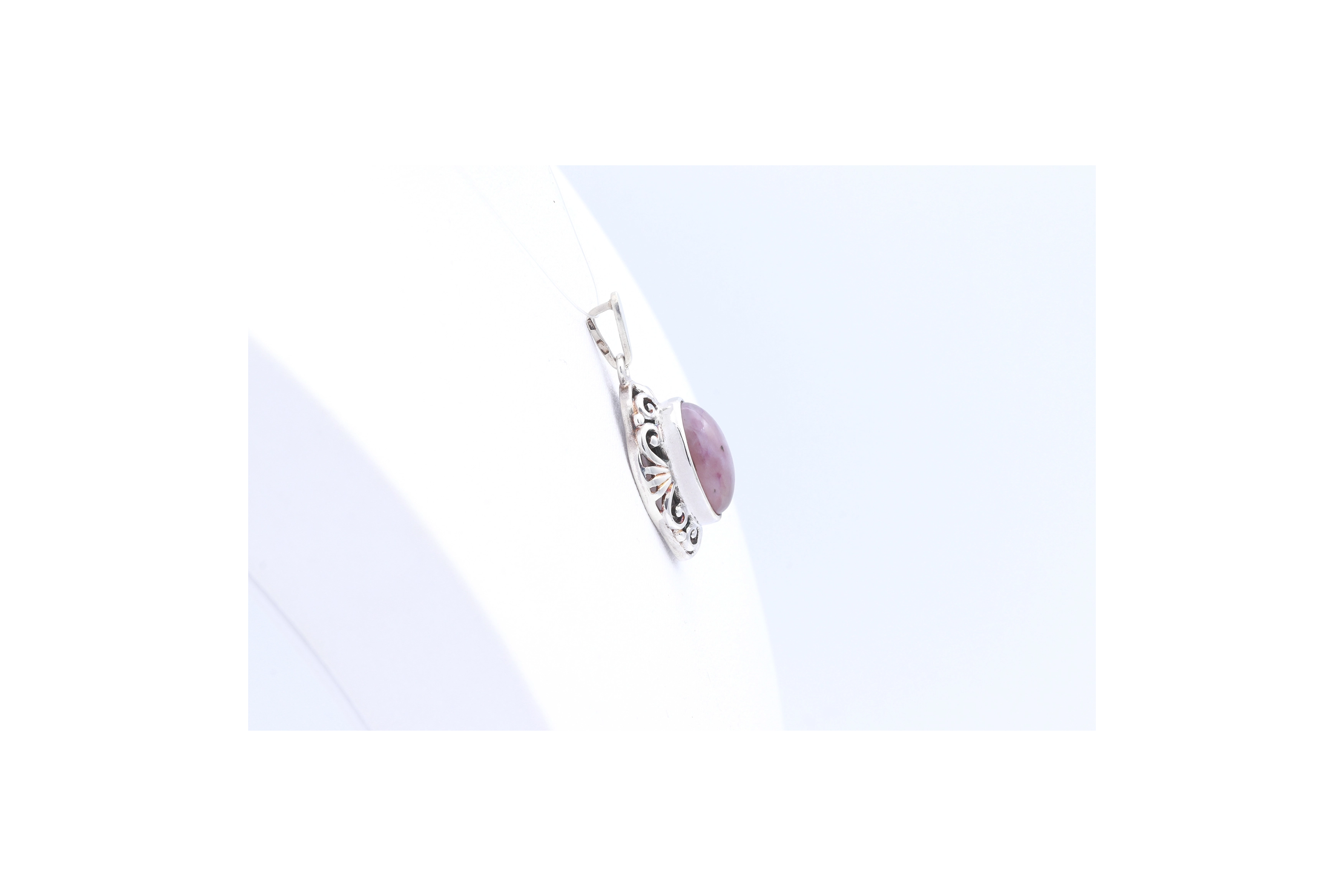 Pendentif contemporain en argent serti d'améthyste - 5