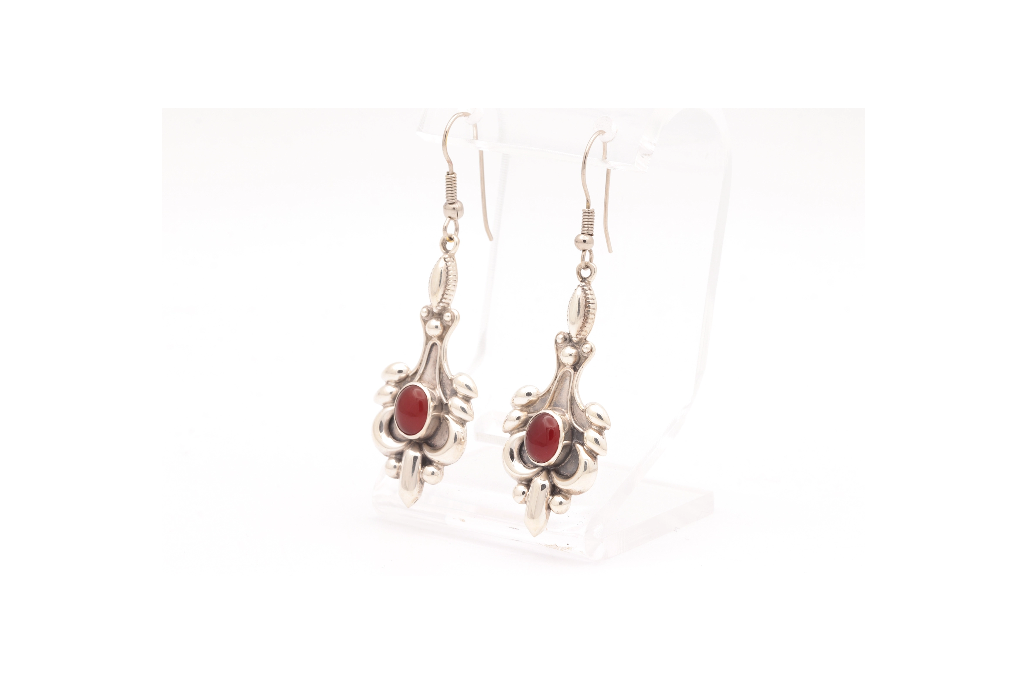 Boucles d'oreilles contemporaines en argent serties de cornaline - 2