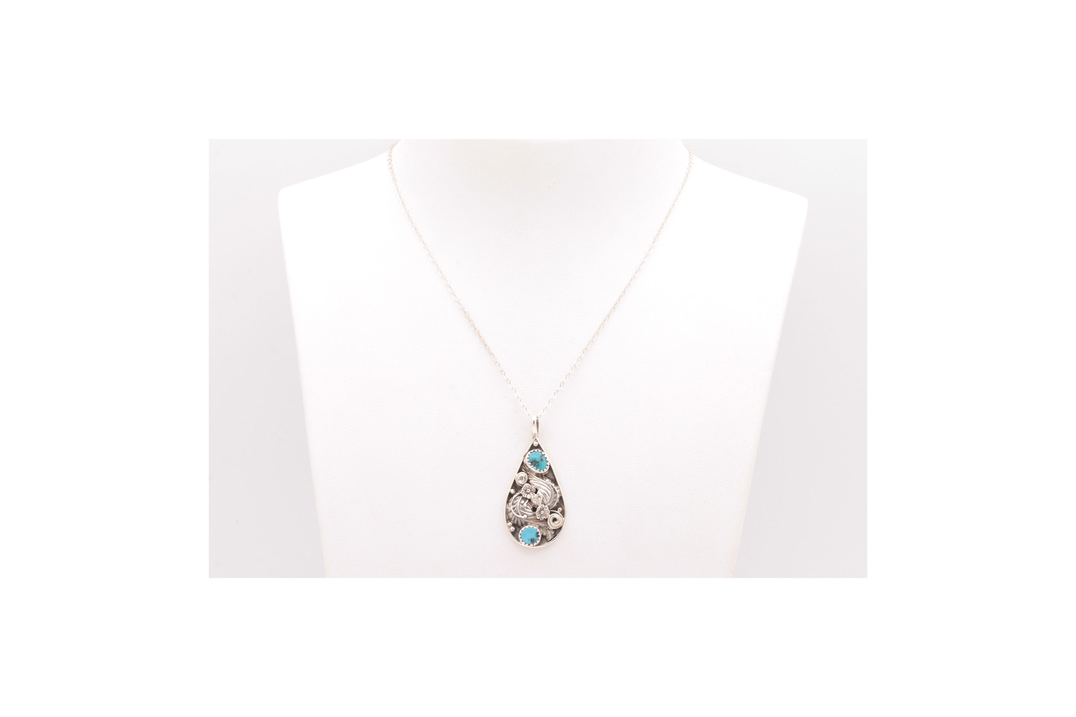 Pendentif Contemporain en argent serti de turquoises - 1