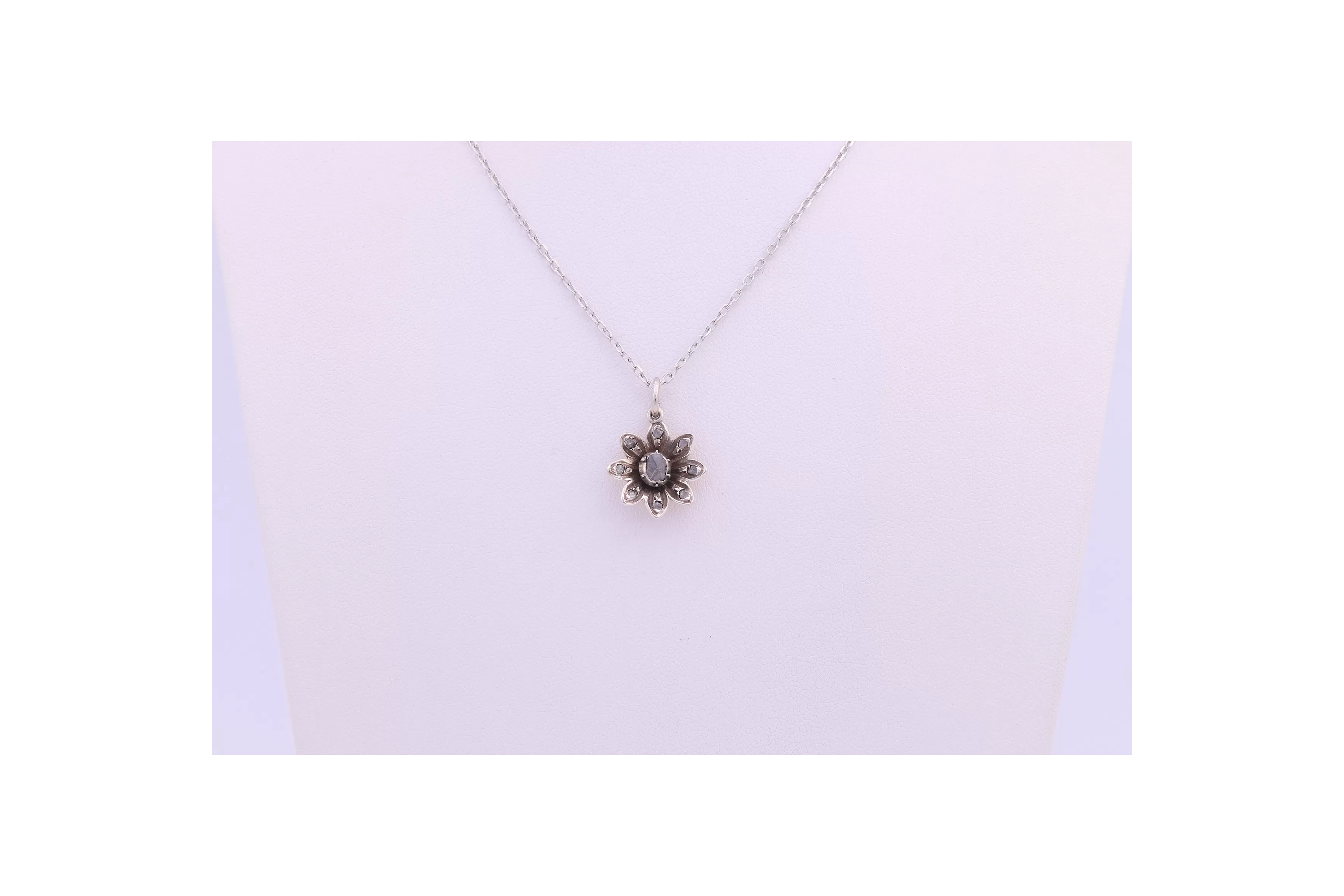 Pendentif Napoléon III en argent serti de diamants - 1