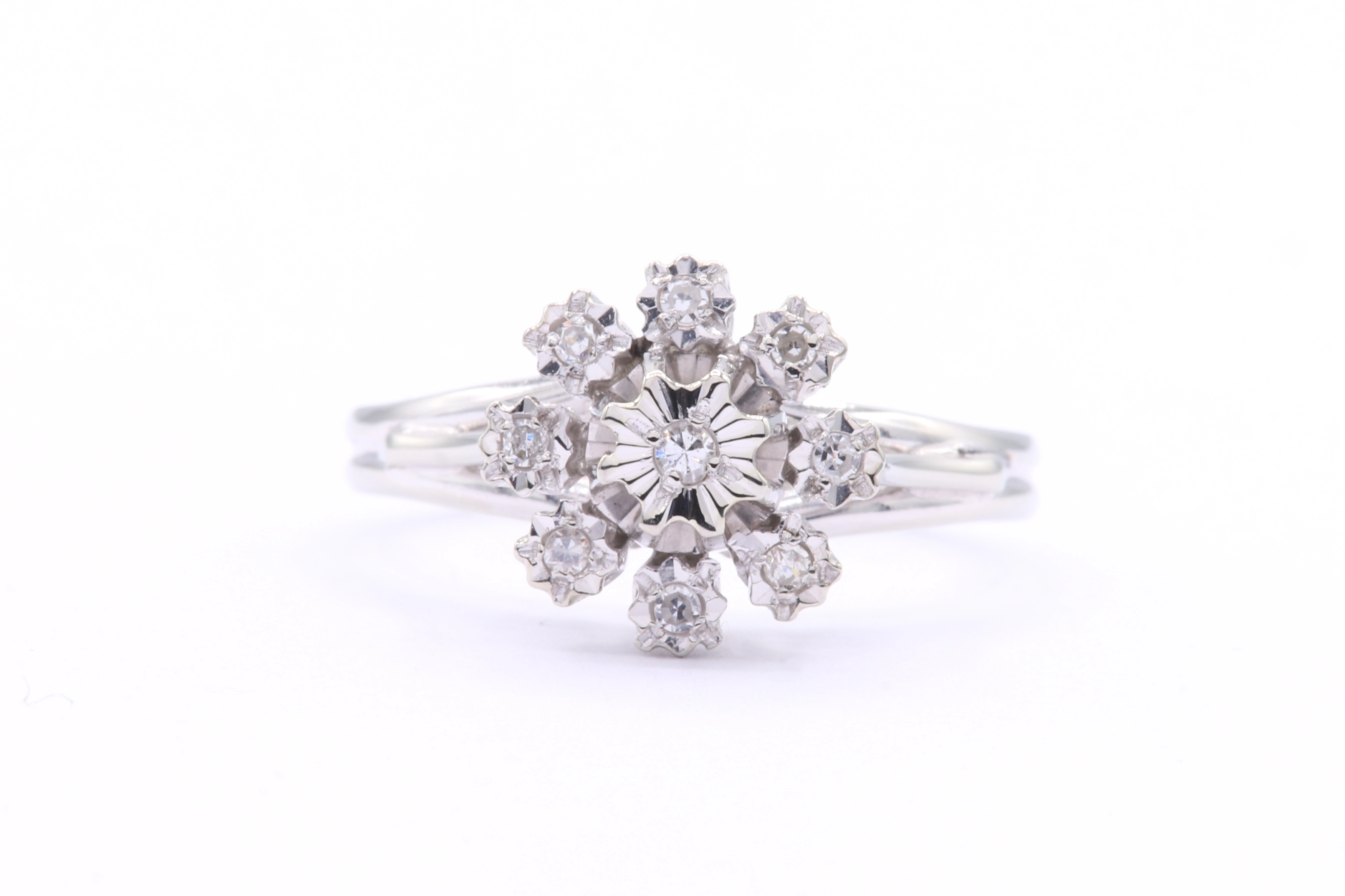 Bague Années 70 en or blanc 18 carats sertie de diamants "taille" brillant (+- 0.09ct) - 1