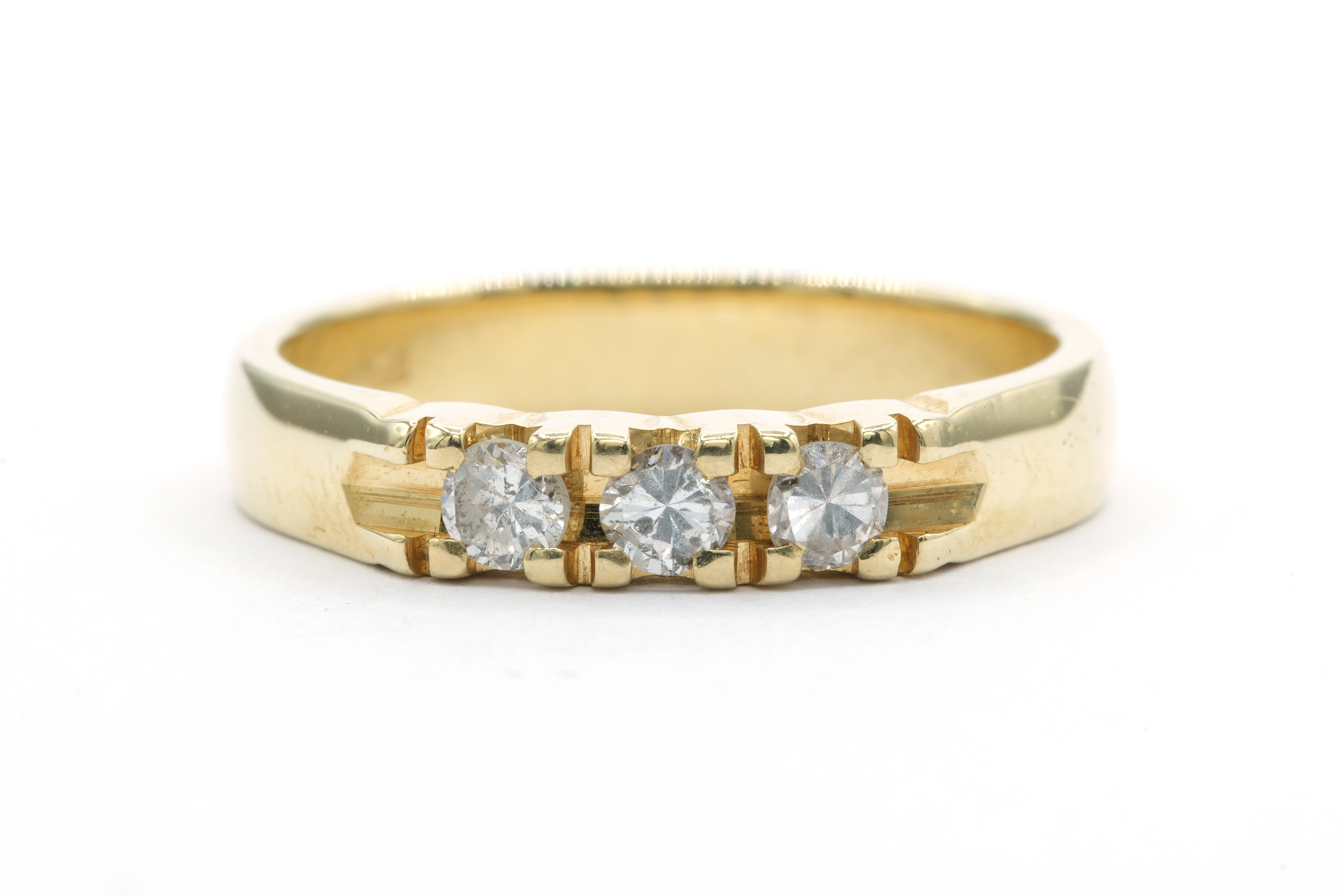 Bague contemporaine en or jaune 18 carats sertie de diamants "taille" brillant (+- 0.27ct) - - 1