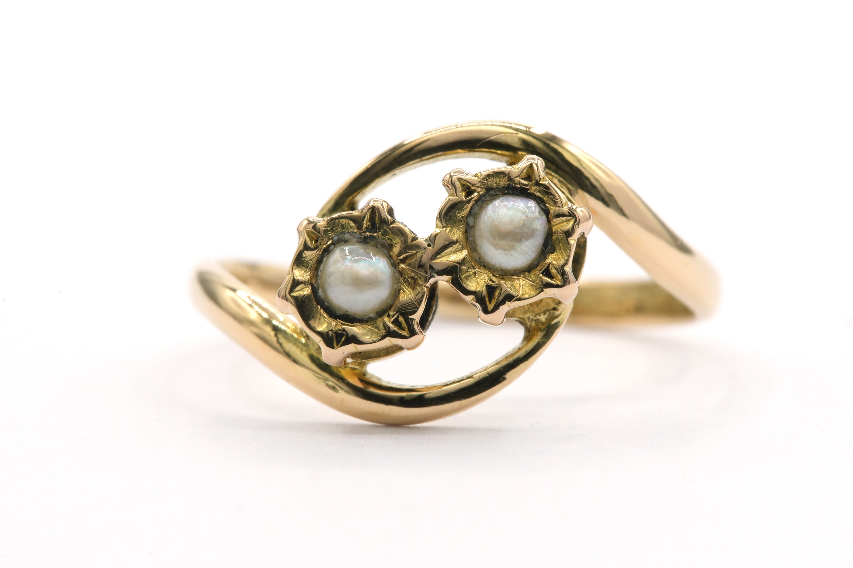 Bague Art Nouveau en or jaune 18 carats sertie de perles - 1