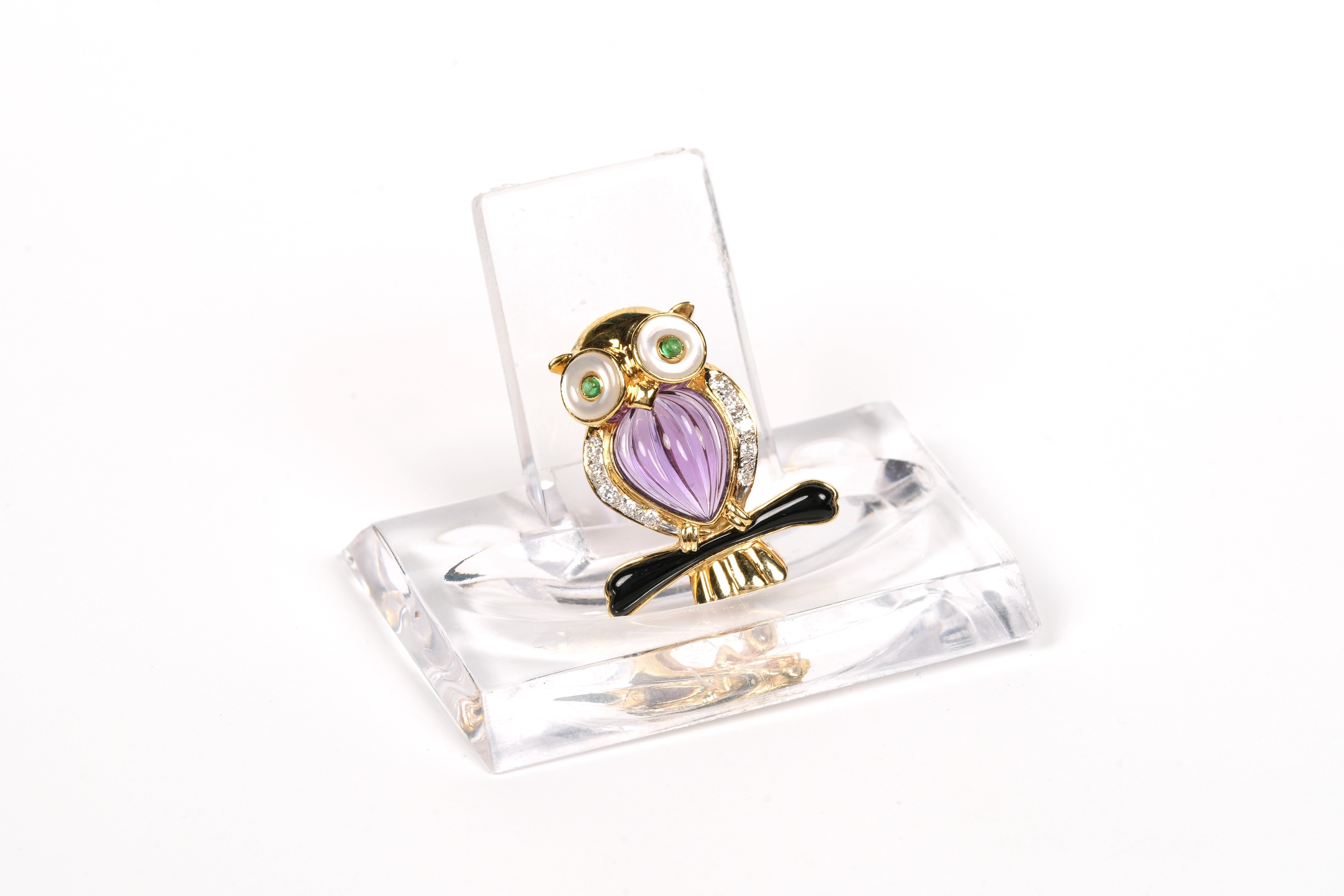 Broche "Hibou" Années 70 en or jaune 18 carats sertie de pierres multiples et de diamants "taille" brillant (+-0.104ct) - 4