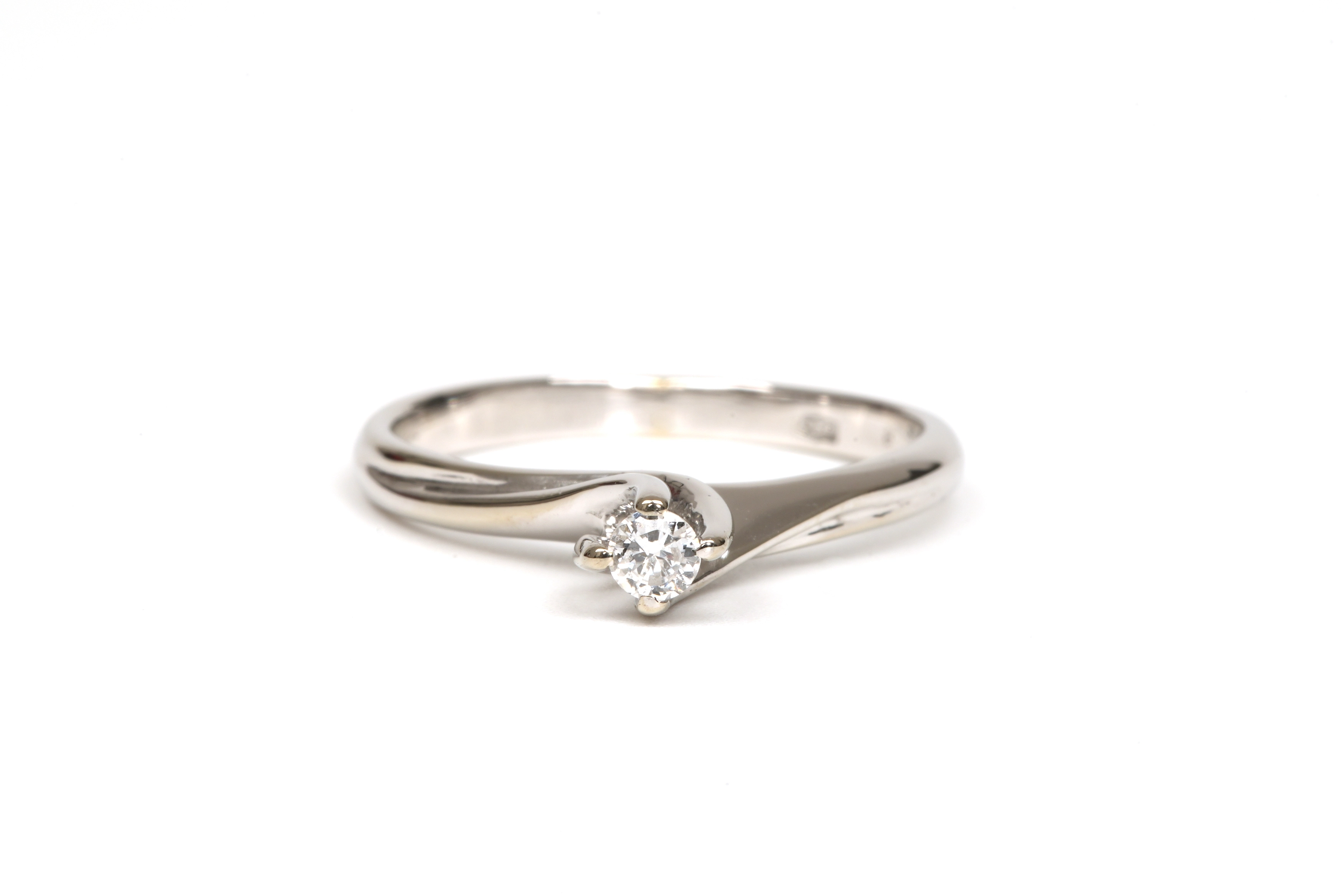 Bague Années 70 en or blanc 18 carats sertie d'un diamant "taille" brillant (+-0.08ct) - 1