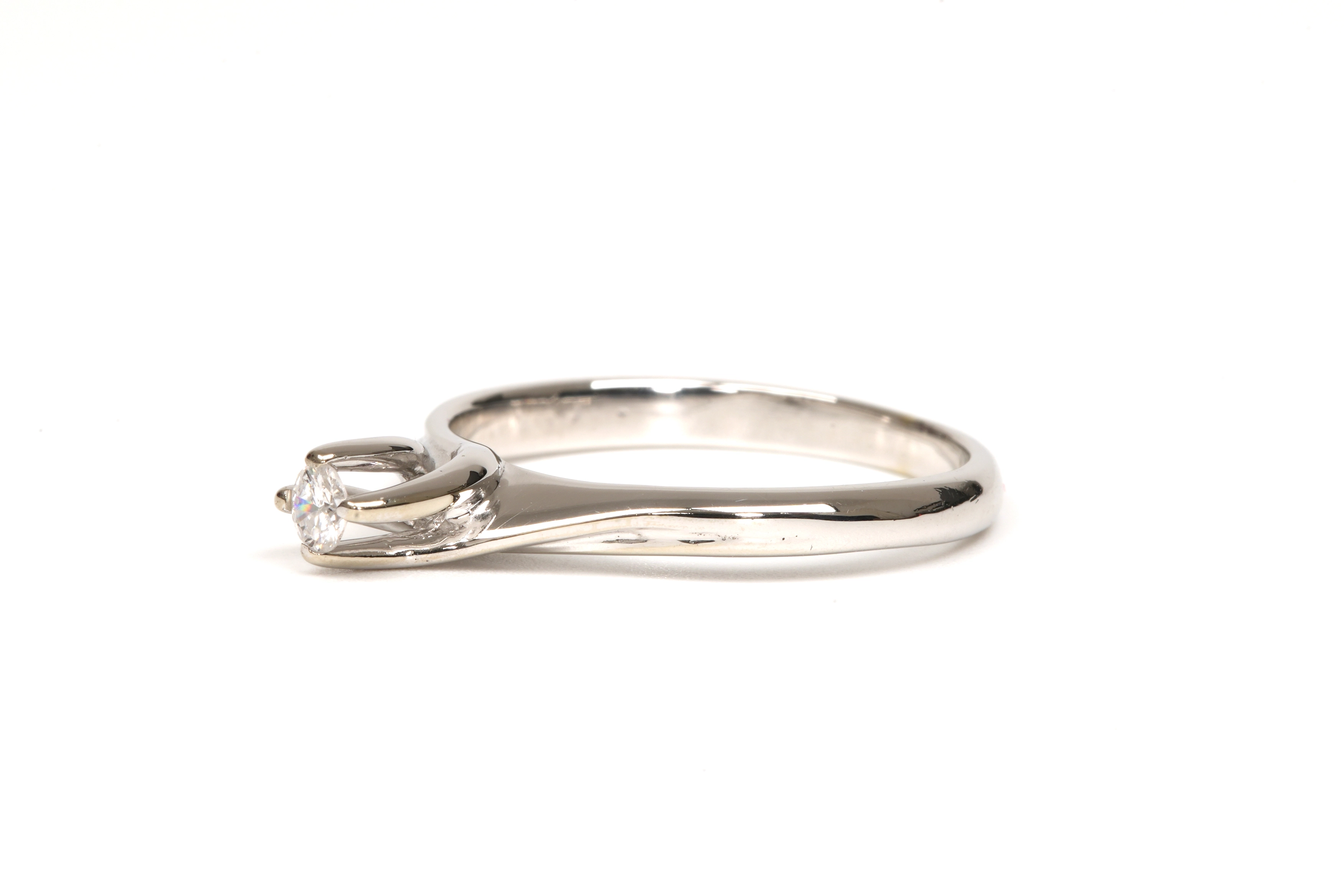 Bague Années 70 en or blanc 18 carats sertie d'un diamant "taille" brillant (+-0.08ct) - 2