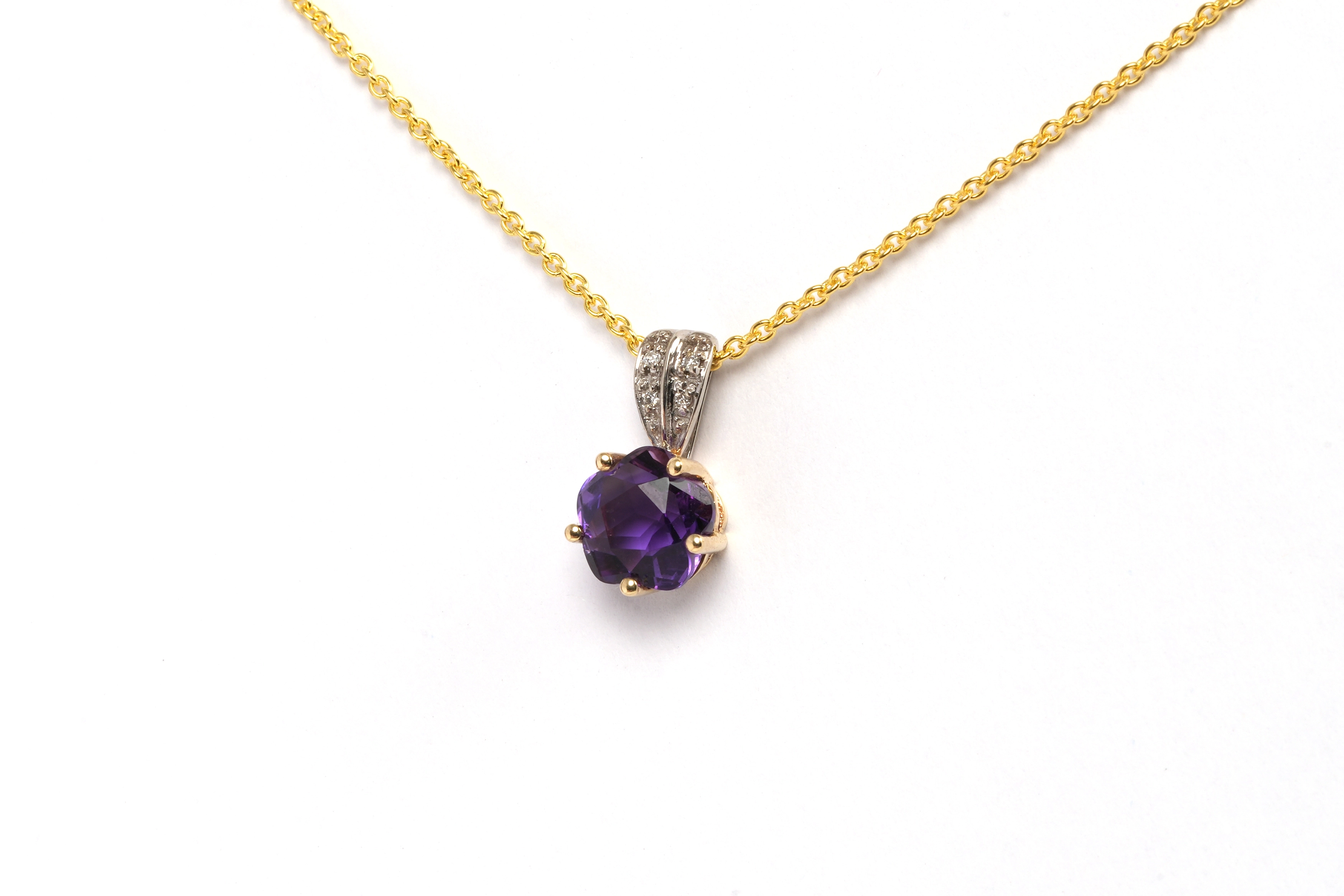 Pendentif contemporain en or jaune et blanc 9 carats serti d'une améthyste et de diamants "taille" brillant (+-0.02ct) - 2