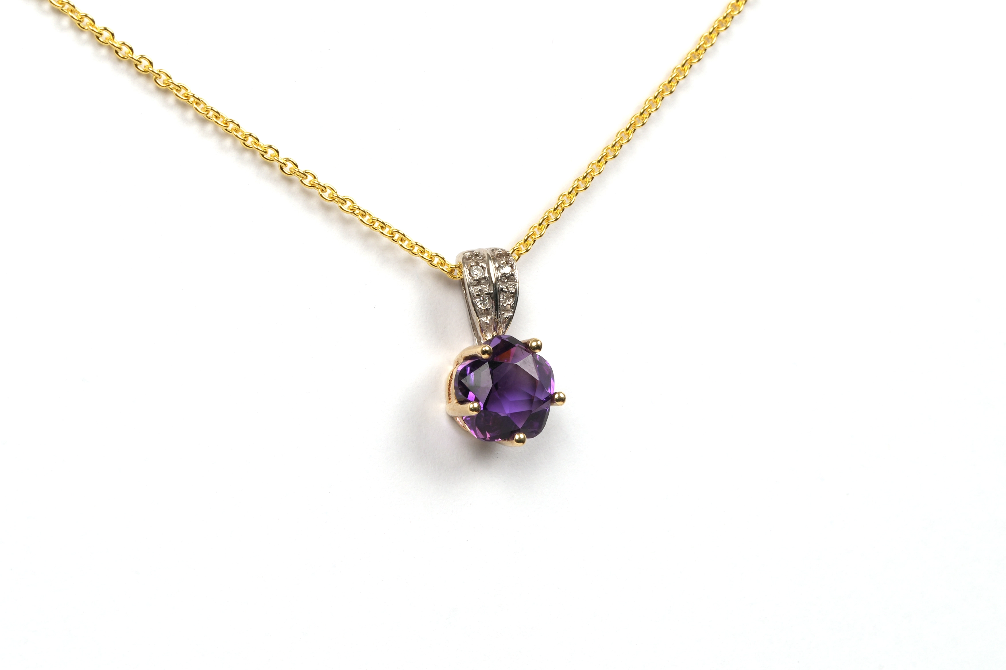 Pendentif contemporain en or jaune et blanc 9 carats serti d'une améthyste et de diamants "taille" brillant (+-0.02ct) - 3