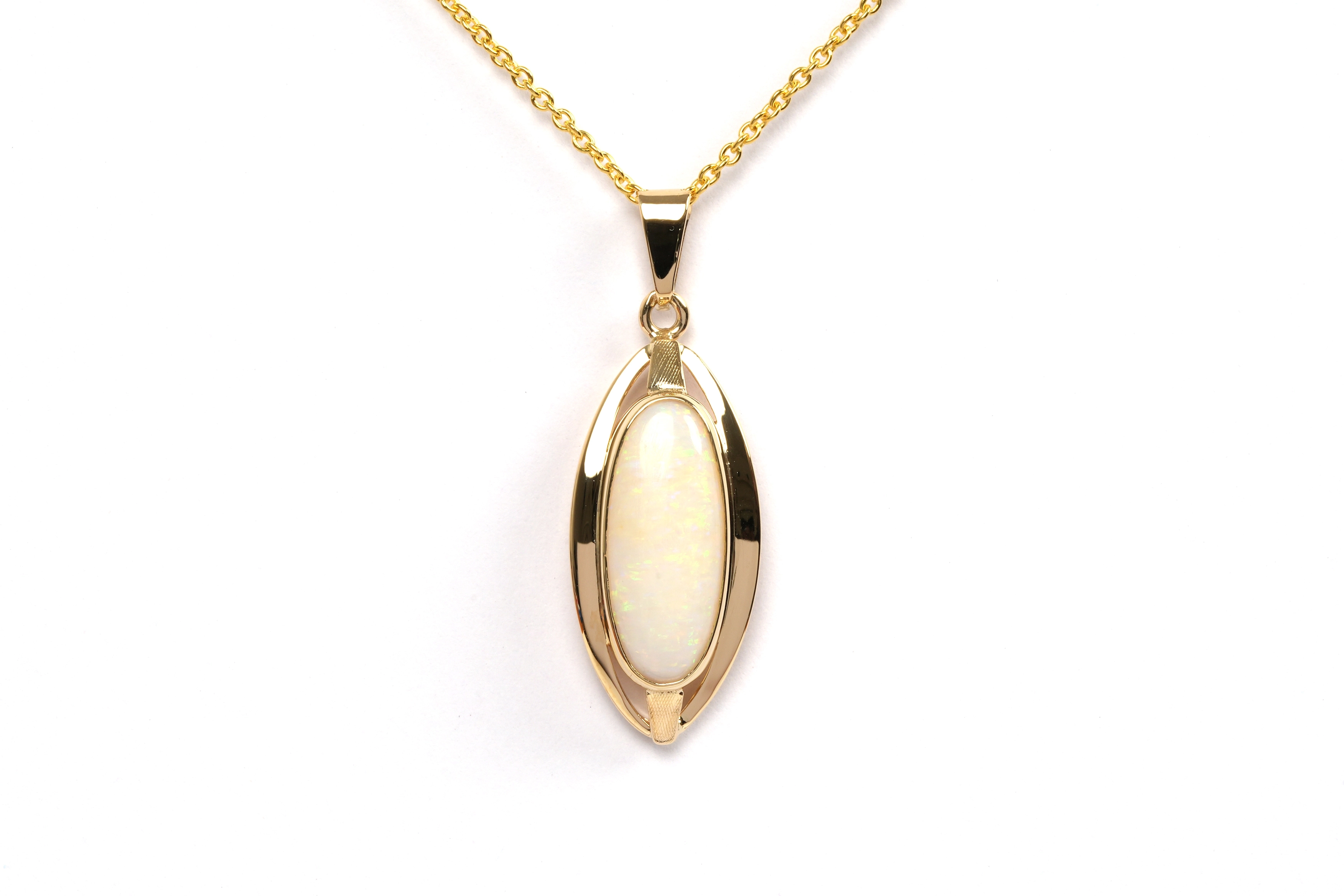 Pendentif Années 70 en or jaune 18 carats serti d'une opale - - 1