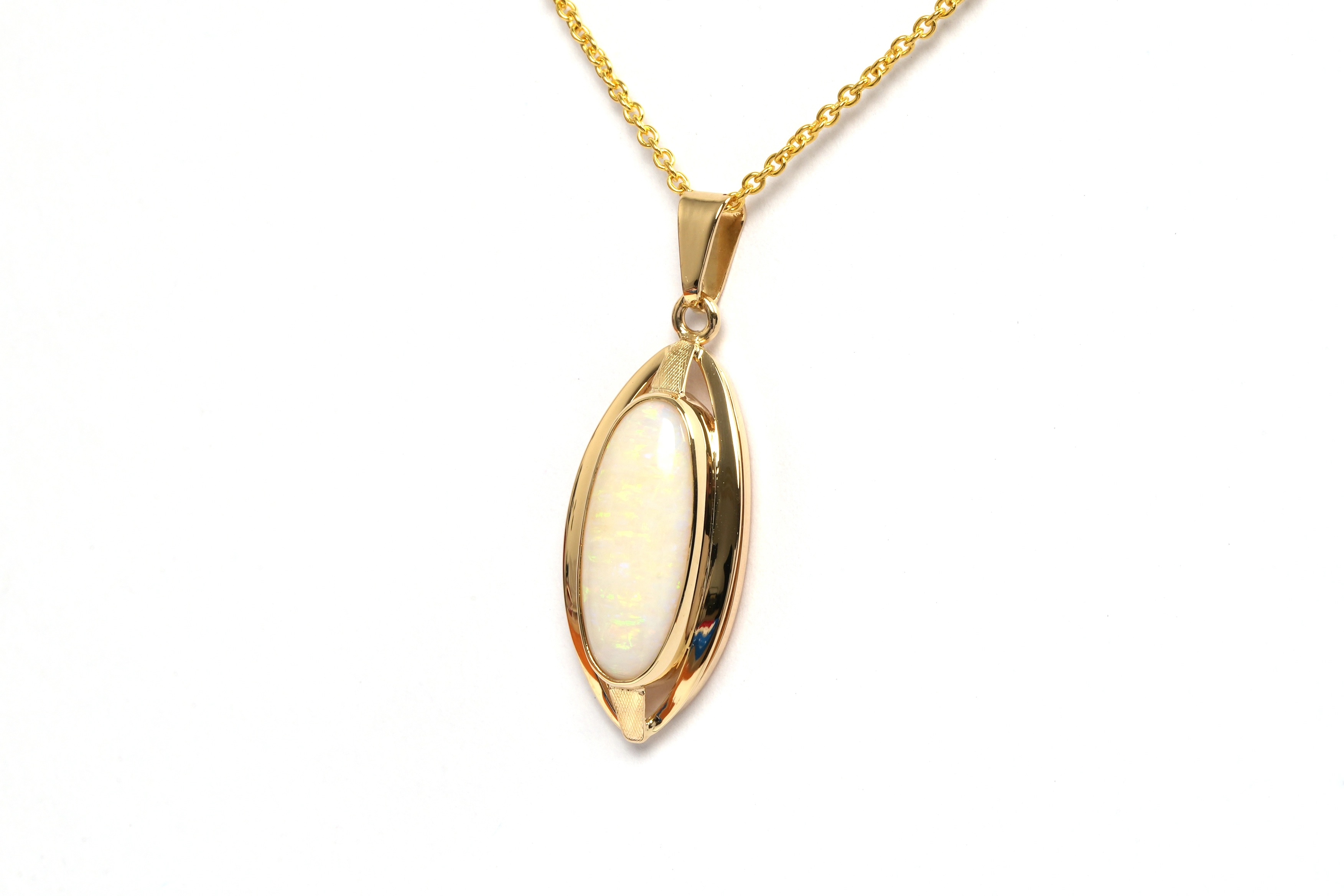 Pendentif Années 70 en or jaune 18 carats serti d'une opale - 2
