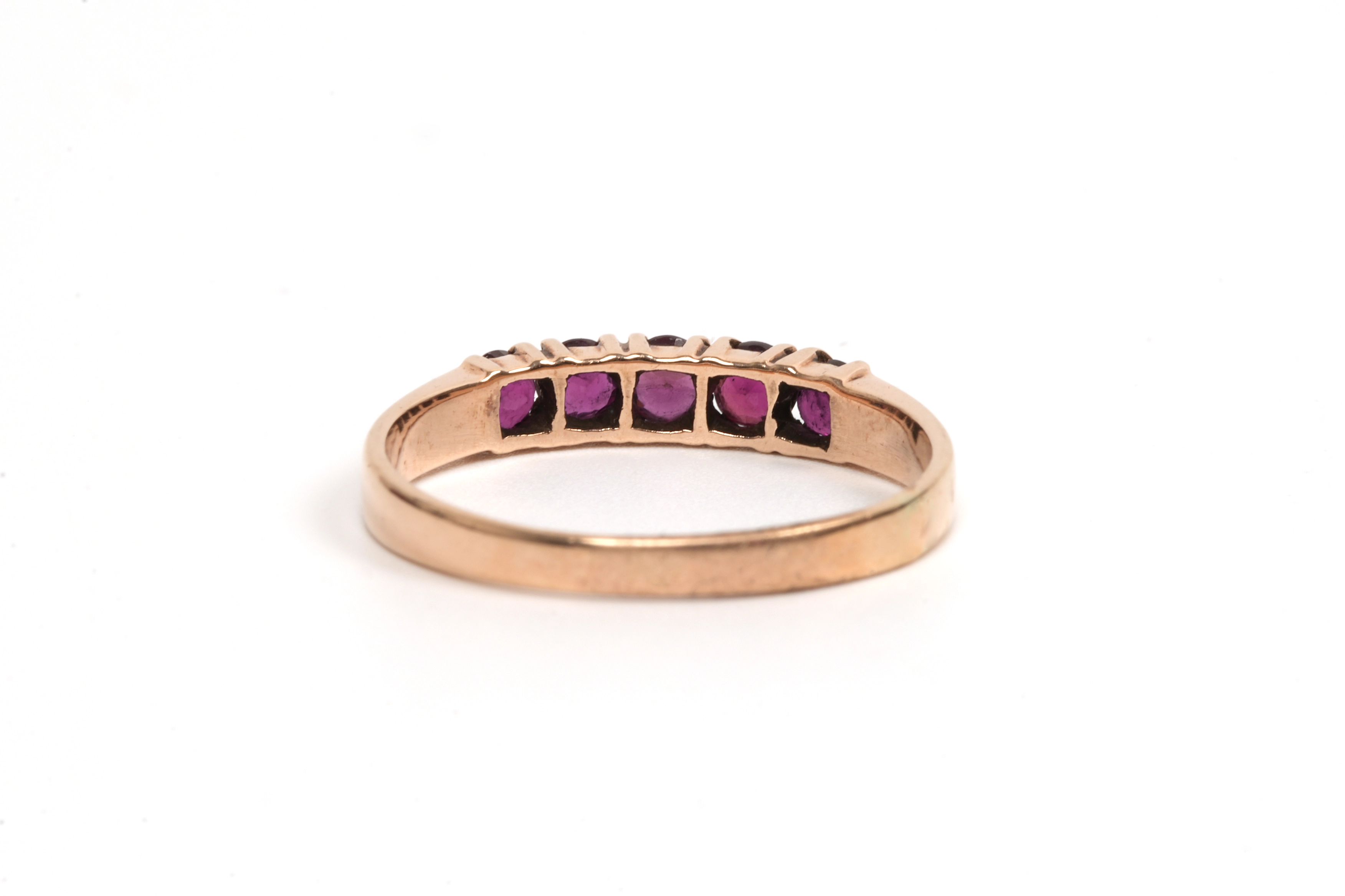 Bague contemporaine en or jaune 8 carats sertie de grenats - 4
