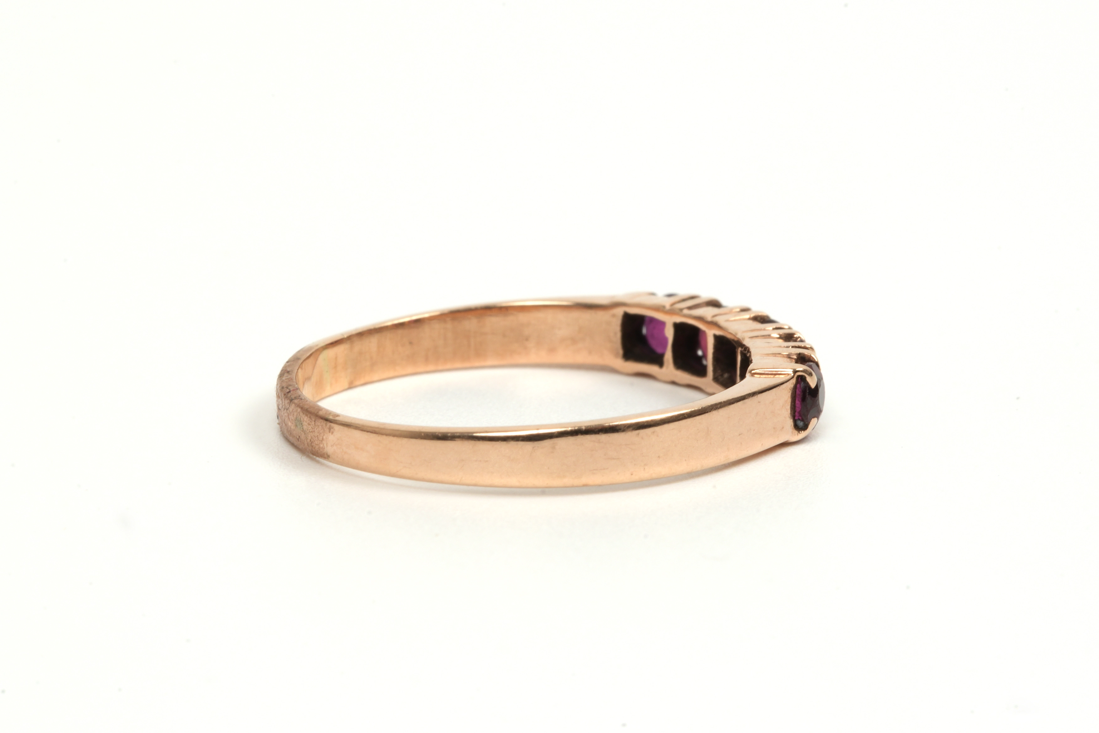 Bague contemporaine en or jaune 8 carats sertie de grenats - 5