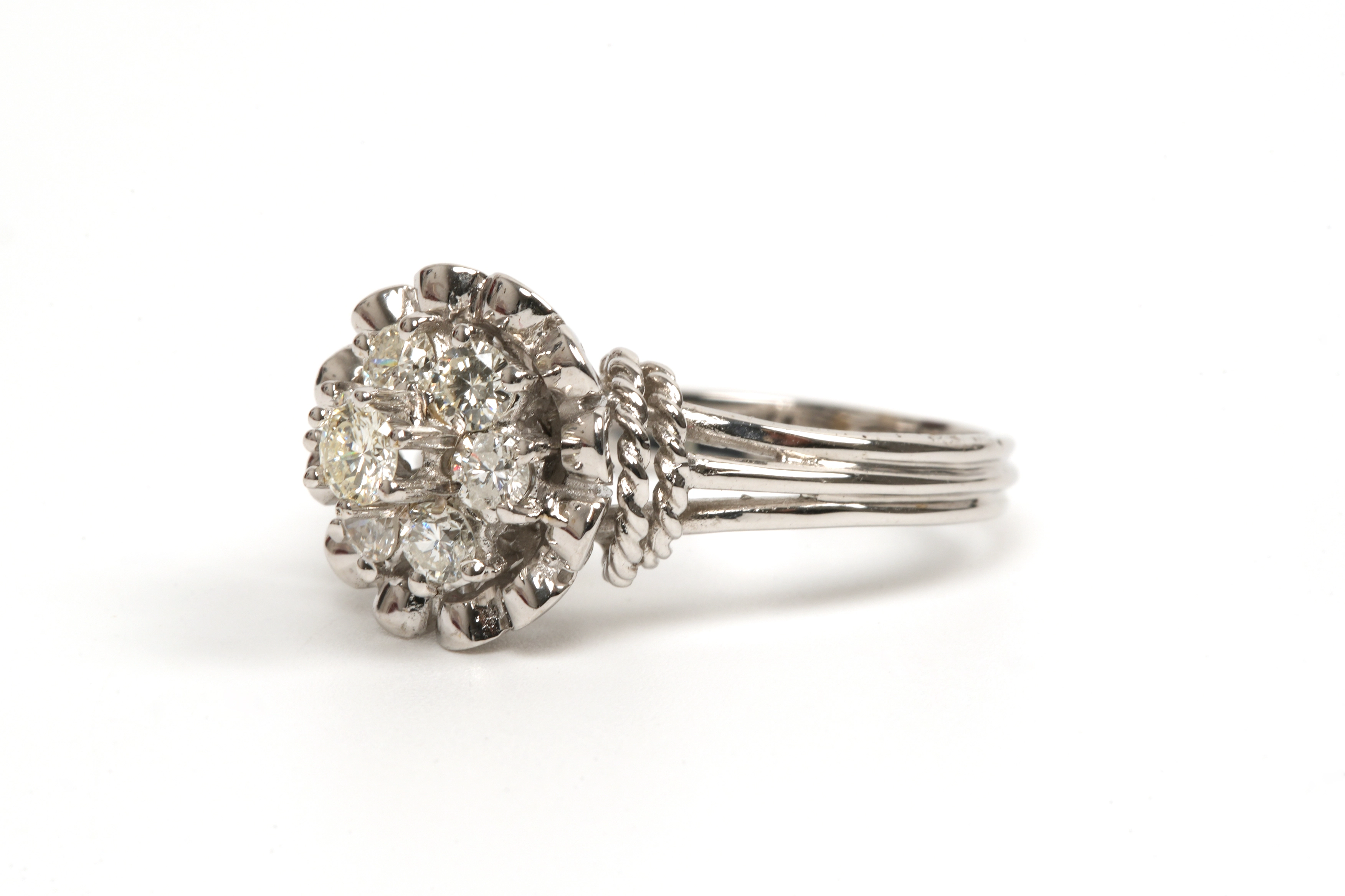 Bague Années 50 en or blanc 18 carats sertie de diamants "taille" brillant (+-0.39ct) - 2