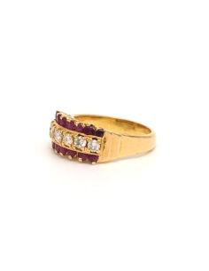 Bague contemporaine en or jaune 18 carats sertie de rubis et de diamants (0.42 carat) - 2