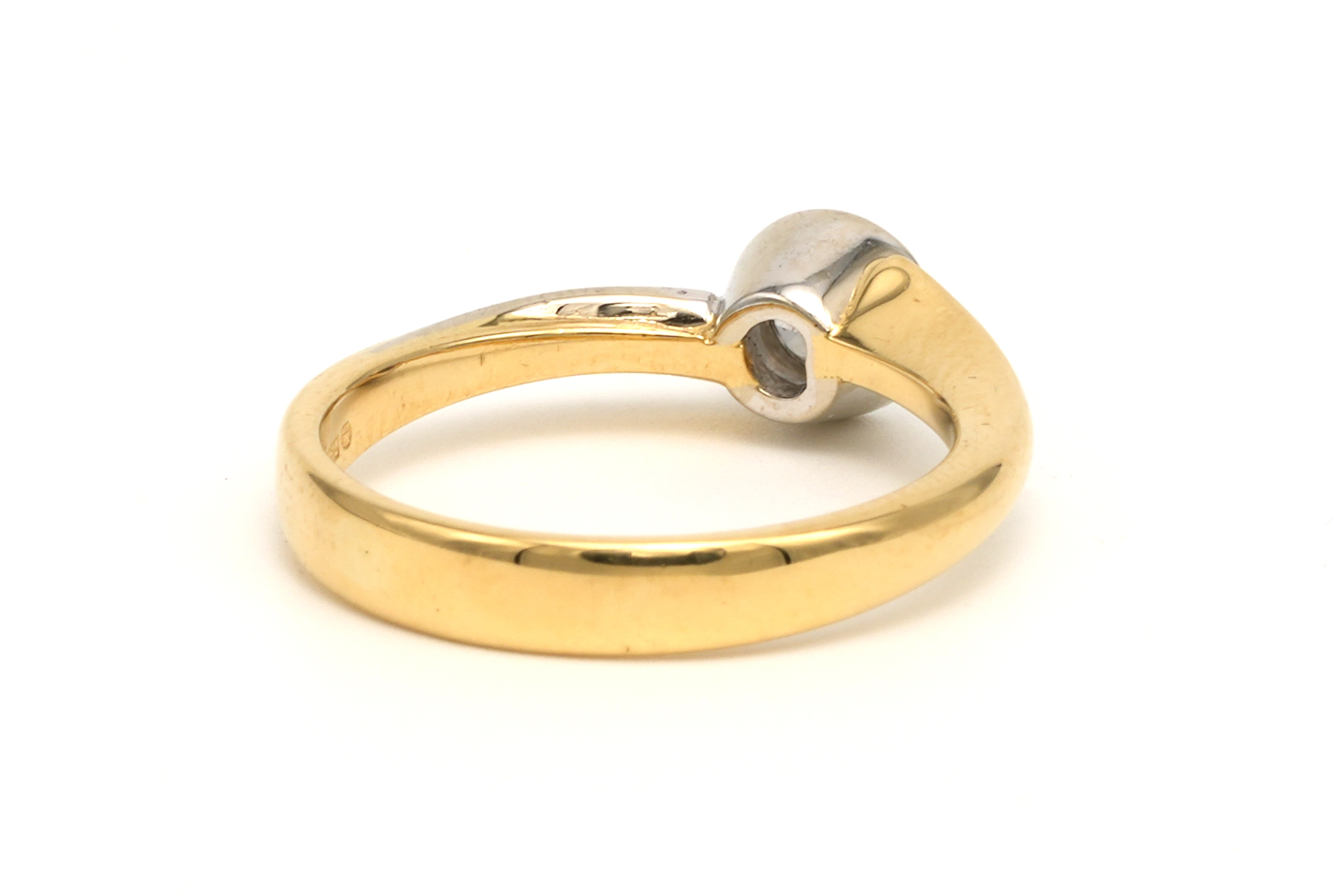 Bague contemporaine en or jaune et blanc 18 carats sertie d'un diamant (0.33ct) - 5