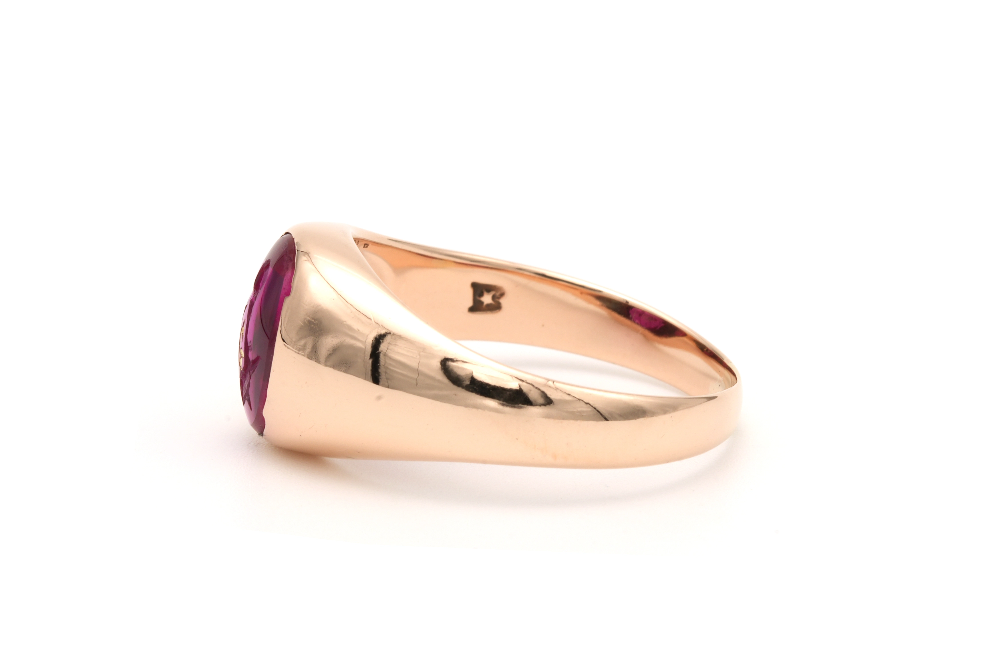 Bague "maçonnique" Années 50 en or jaune 9 carats sertie d'un rubis de synthèse - 3