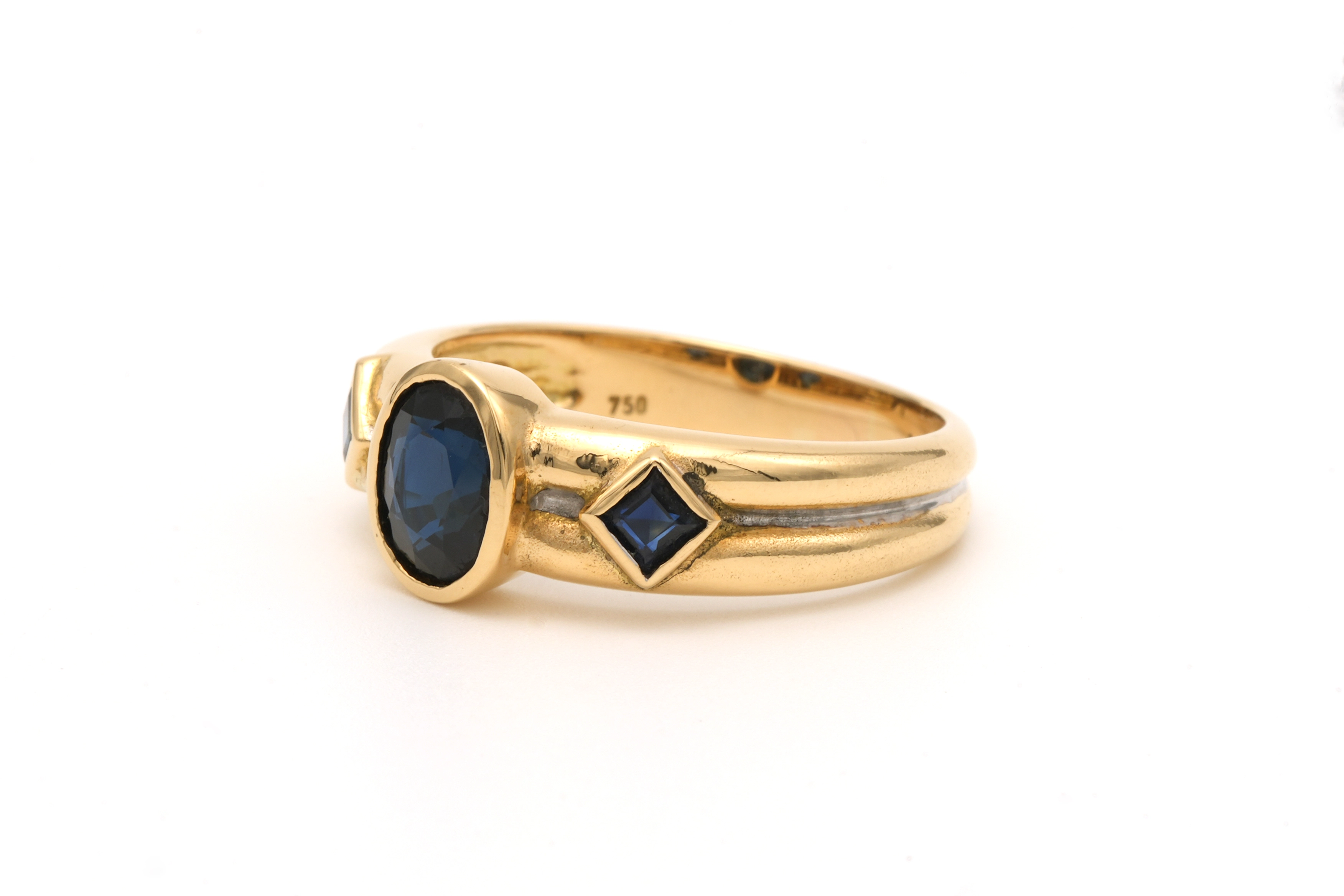Bague Années 70 en or jaune et blanc 18 carats sertie de saphirs - - 2