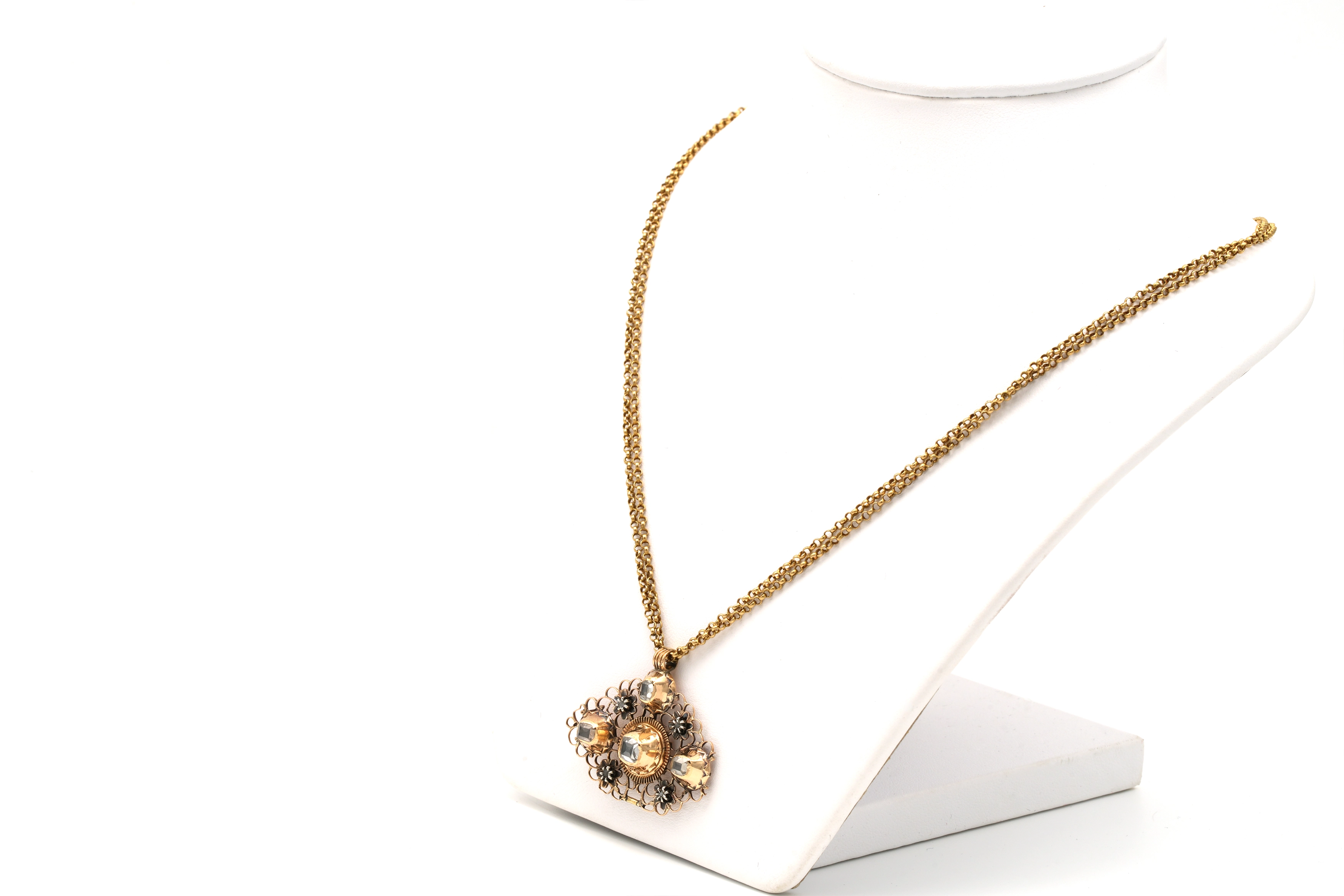 Collier Napoléon III en or jaune 18 carats et diamants "taille" rose - 2