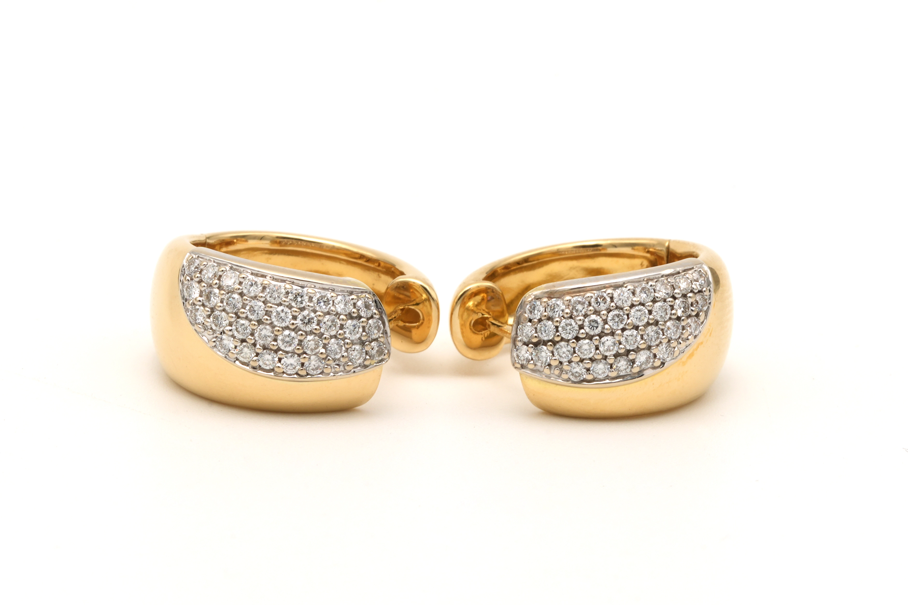 Boucles d'oreilles contemporaines en or jaune 18 carats serties de diamants "taille" brillant (+-0.448ct) - - 1