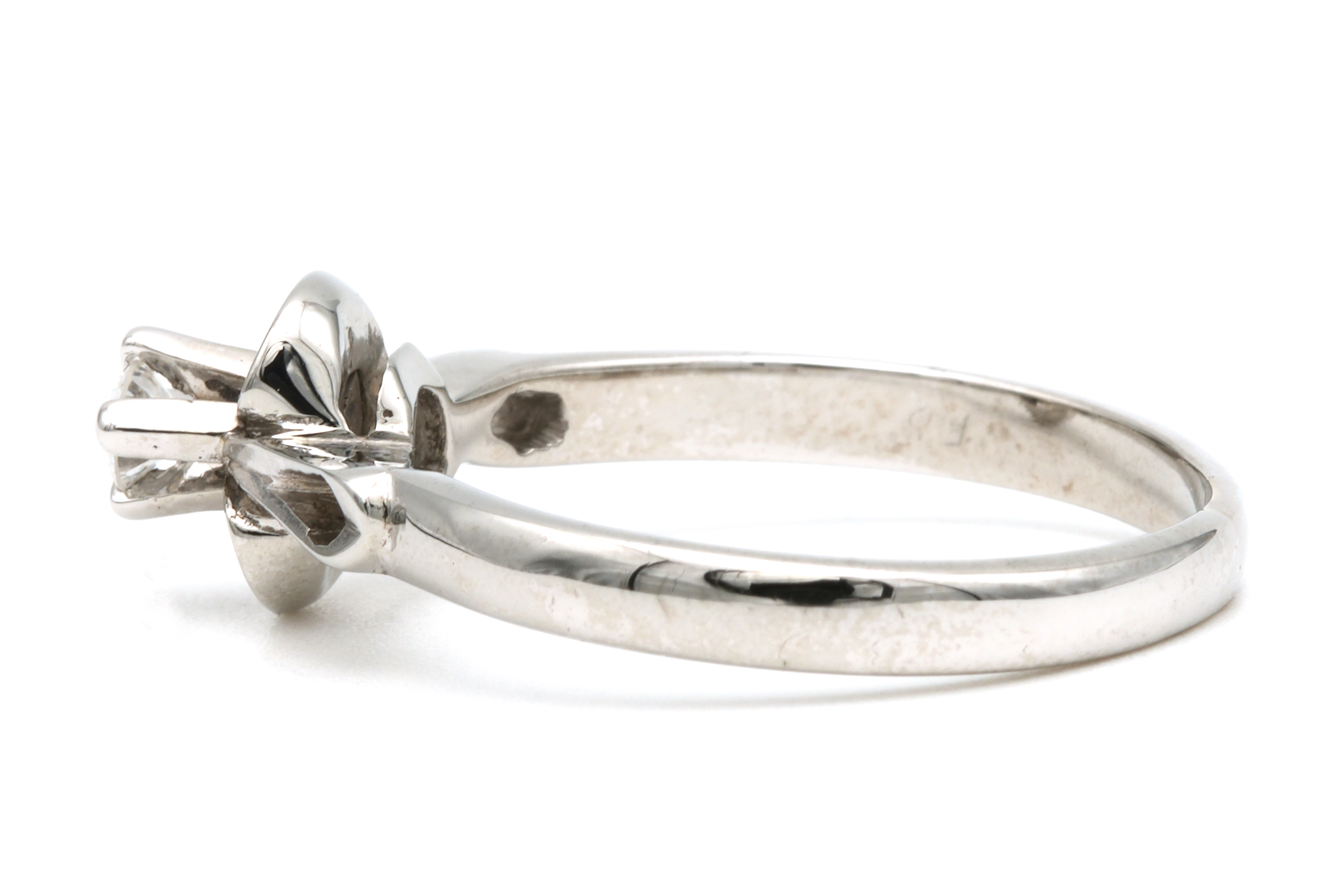 Solitaire Art Déco en or blanc 18 carats serti d'un diamant "taille" brillant (+-0.08ct) - 3